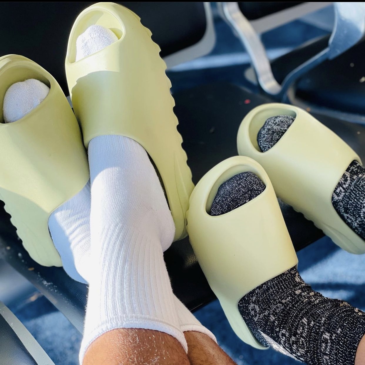 Adidas Yeezy Slide Enflame Orange, Adidas Yeezy Slide Resin 2021 착용 스타일 - 4