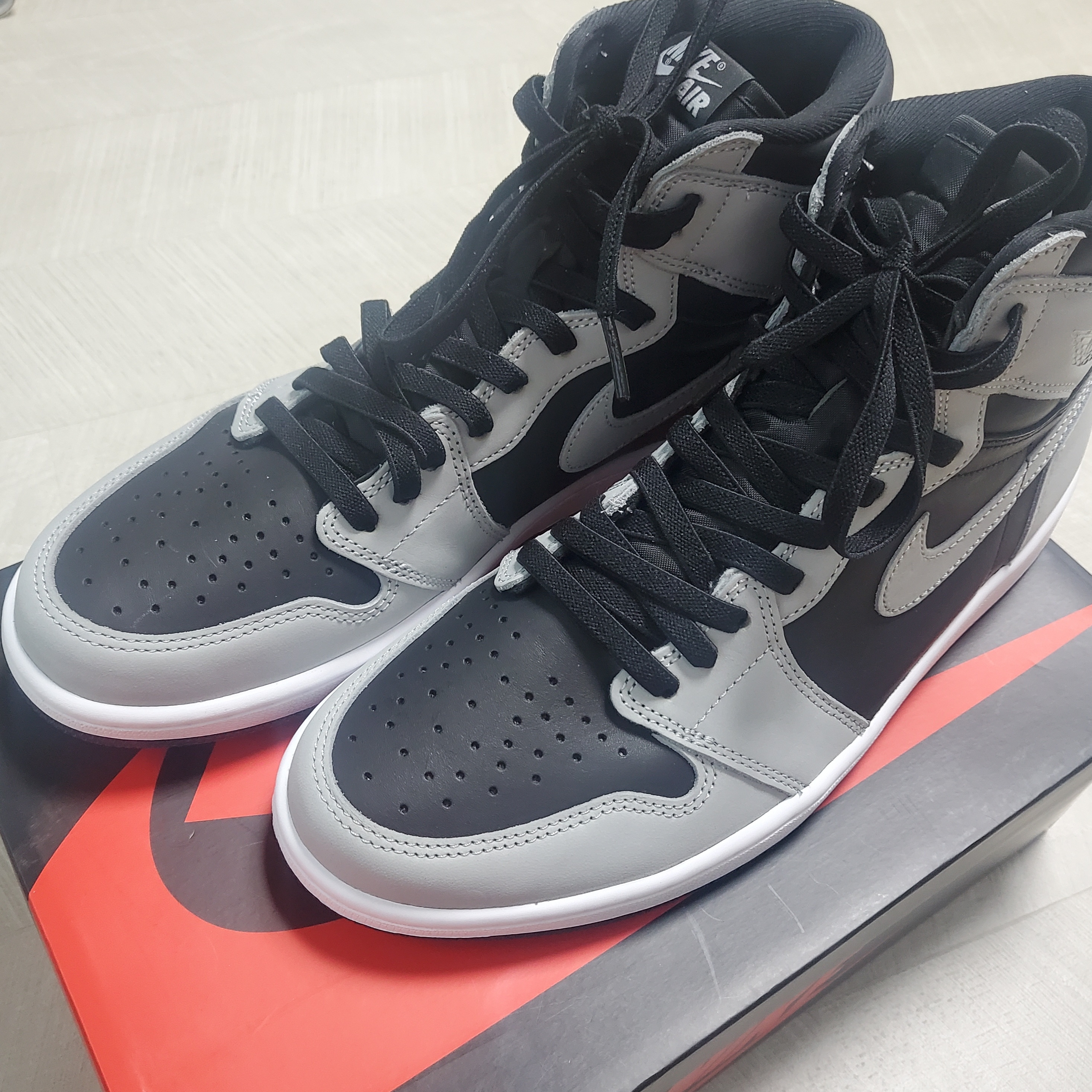 Jordan 1 Retro High OG Shadow 2.0 착용 스타일 - 2