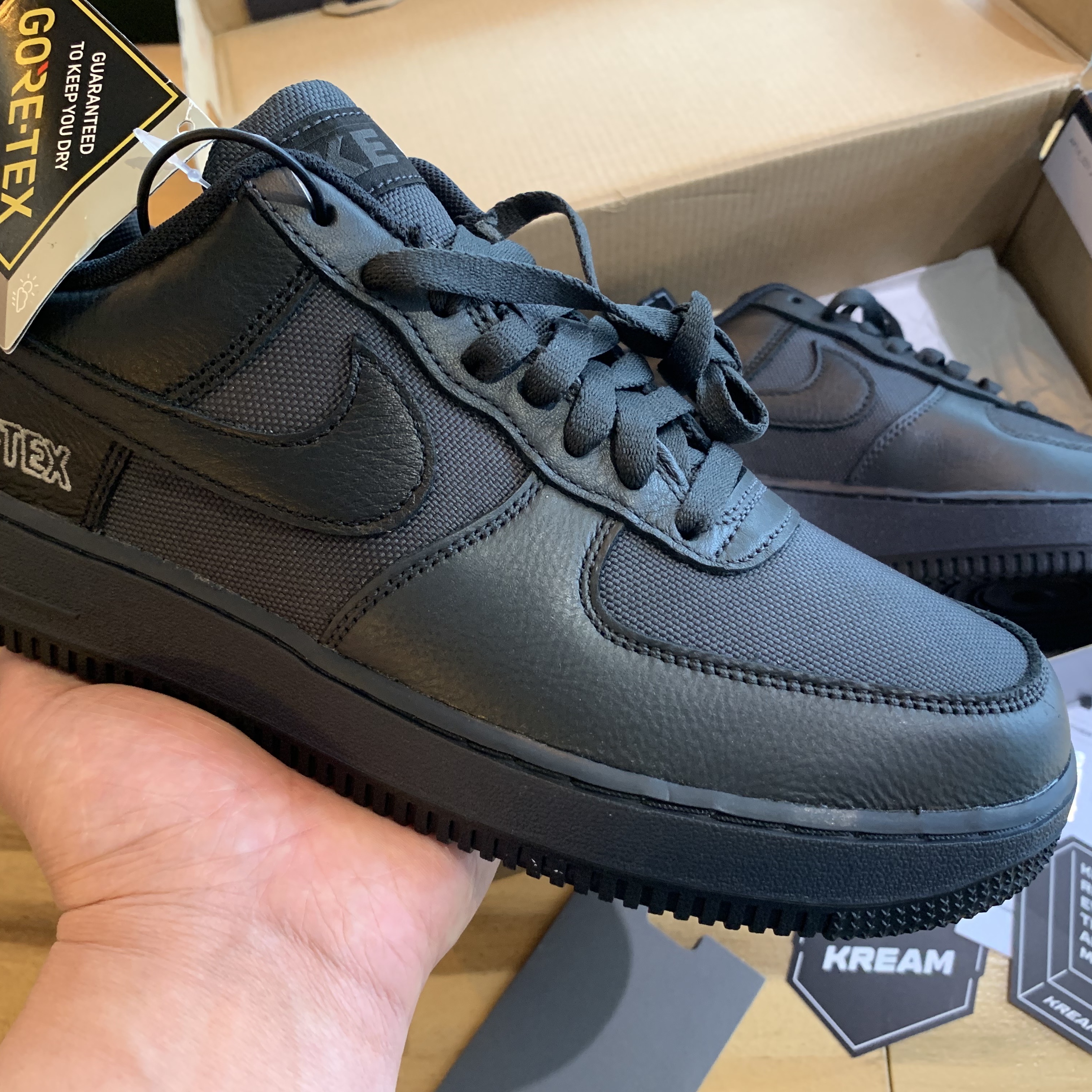 Nike Air Force 1 Low Gore-Tex Black 착용 스타일