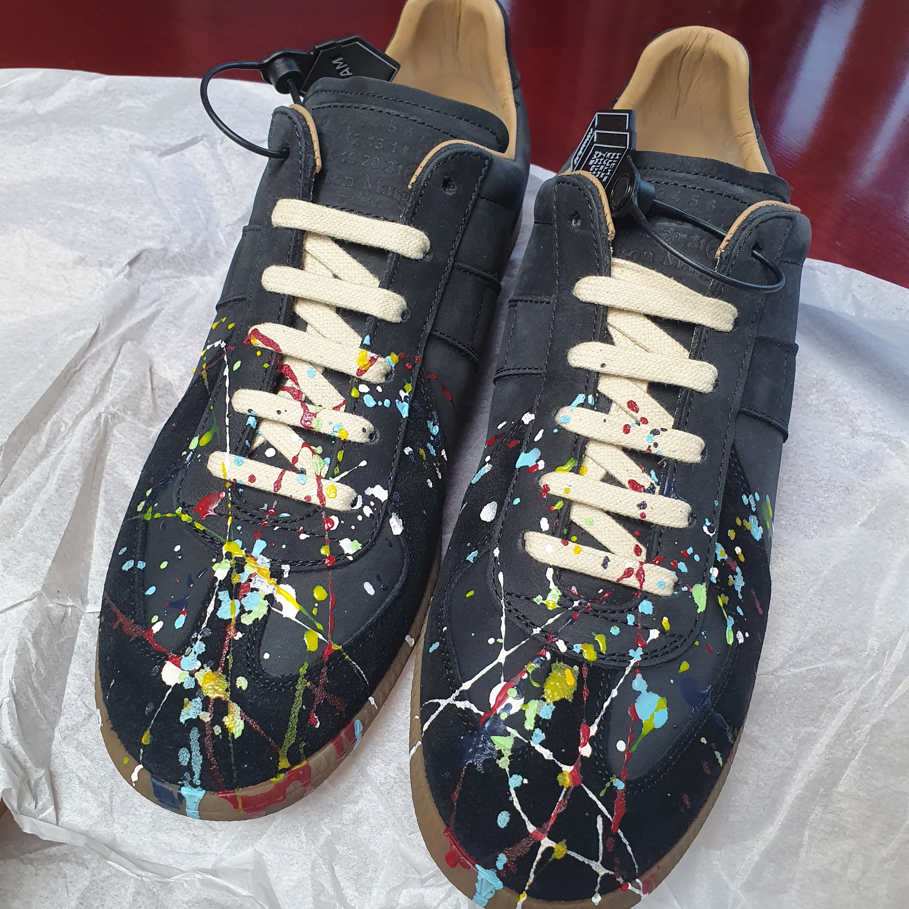 Maison Margiela Replica Paint Drop Sneakers Black 착용 스타일 - 1