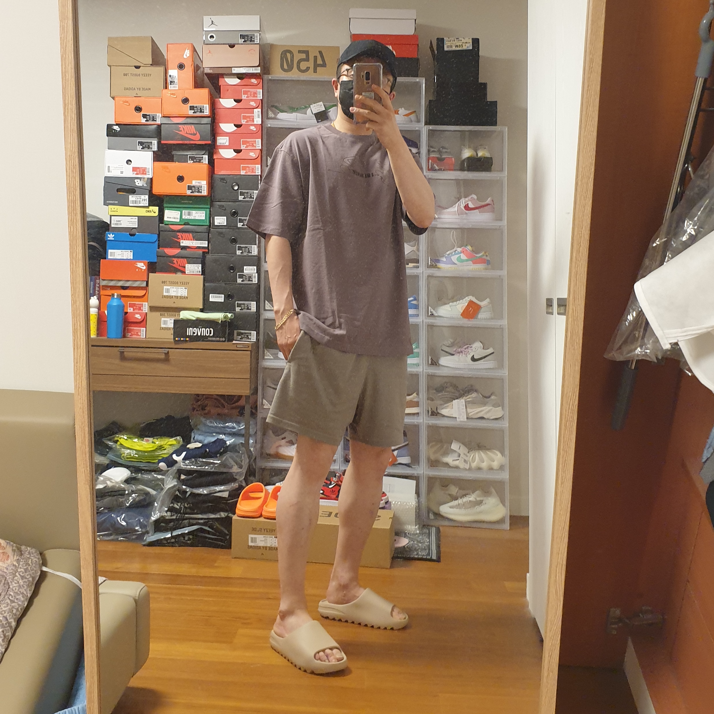 Adidas Yeezy Slide Pure, Jordan x A Ma Maniere T-Shirt Violet Ore - US/EU 착용 스타일 - 1