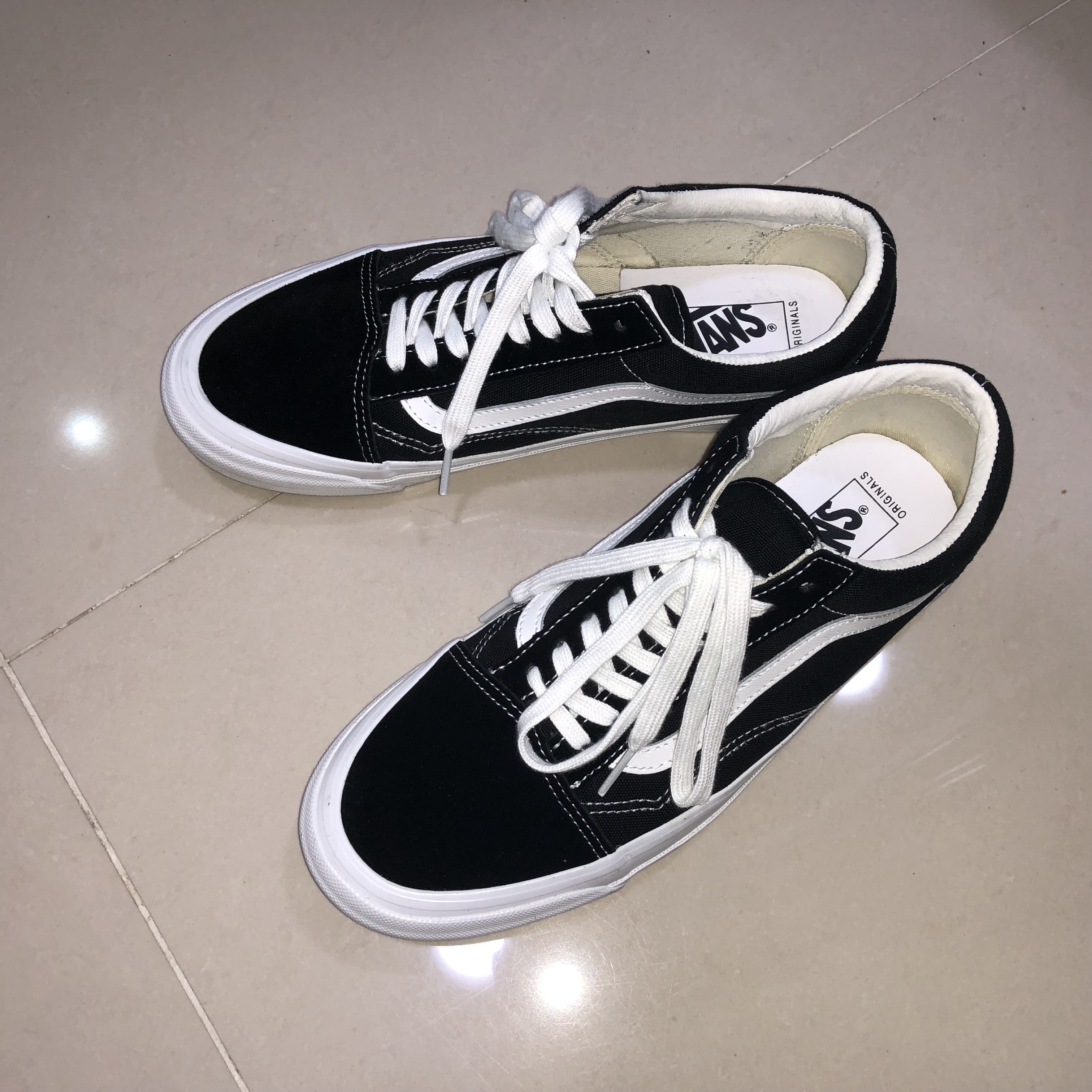 Vans Vault OG Old Skool LX Black 착용 스타일 - 2