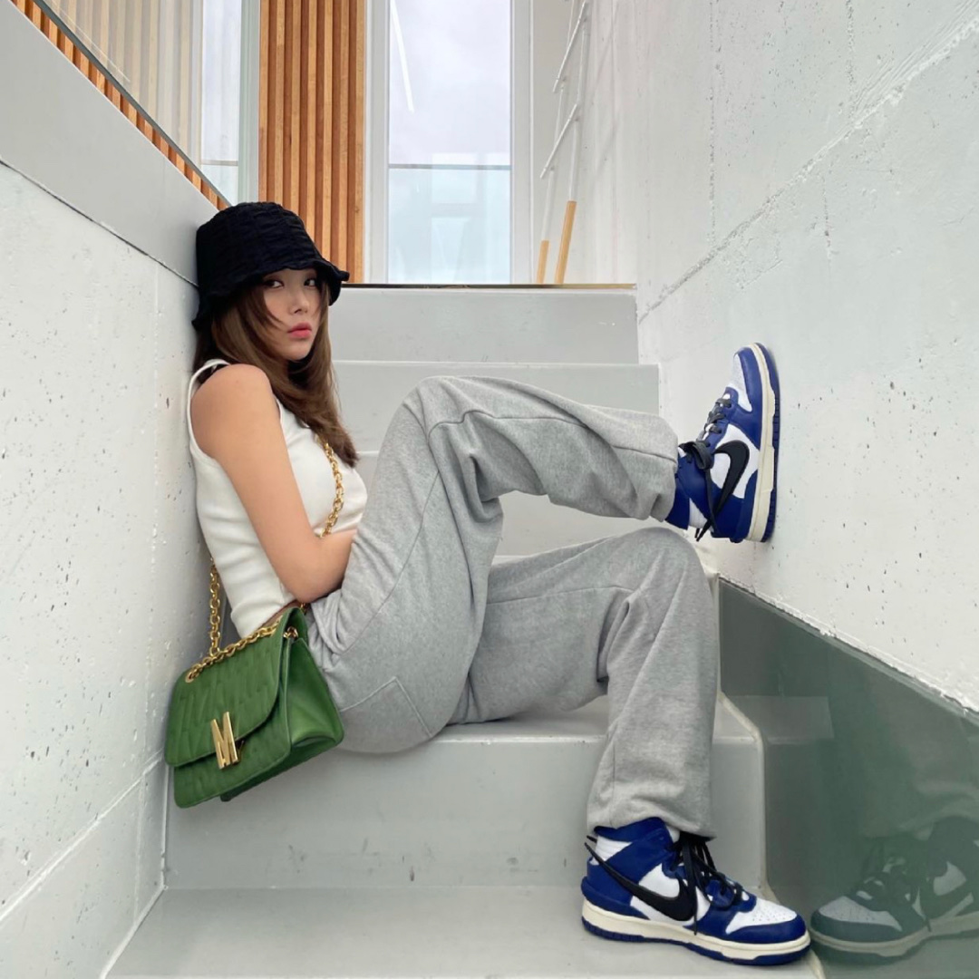 Nike x Ambush Dunk High Deep Royal Blue 착용 스타일 - 2