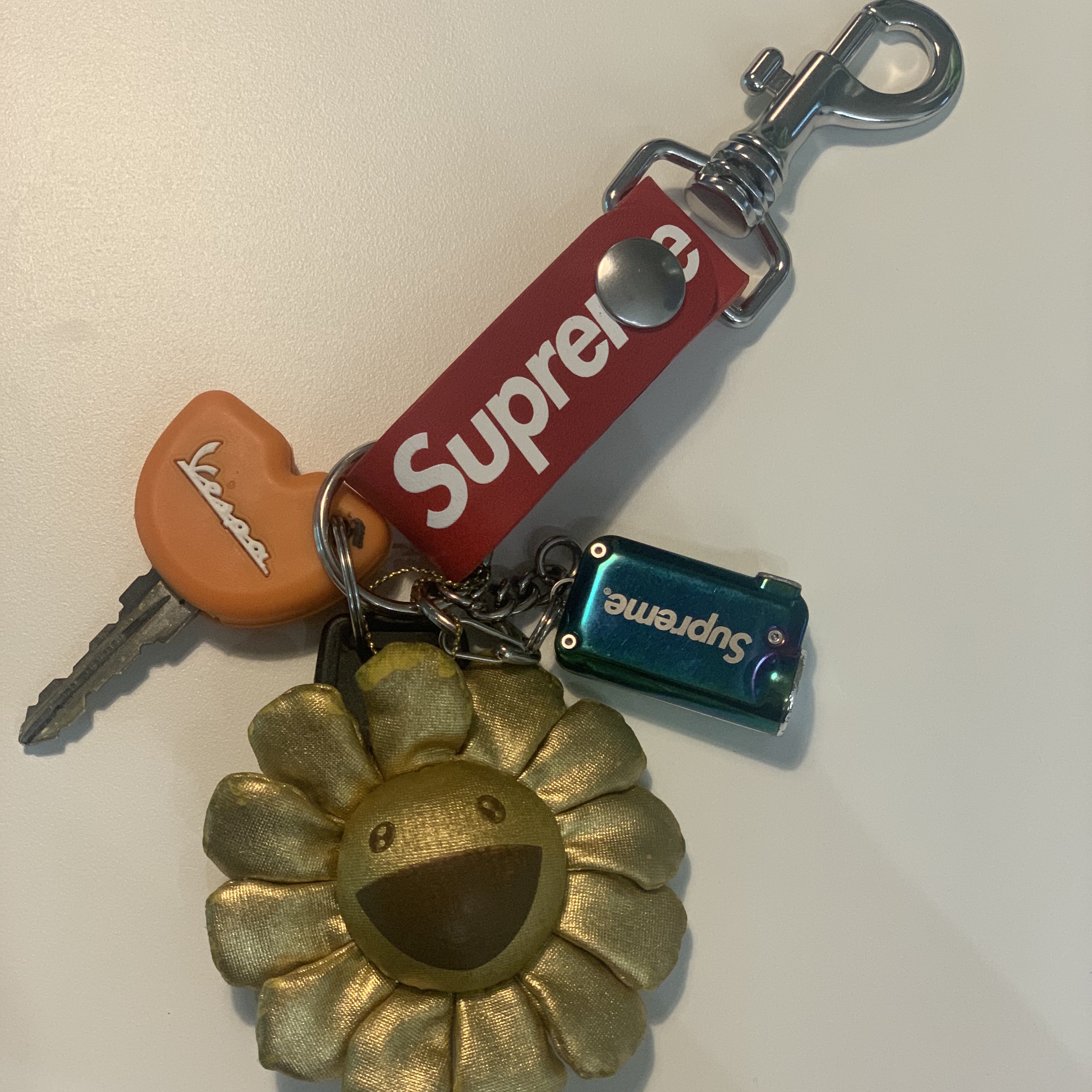 Supreme Leather Key Loop Red - 21SS 착용 스타일