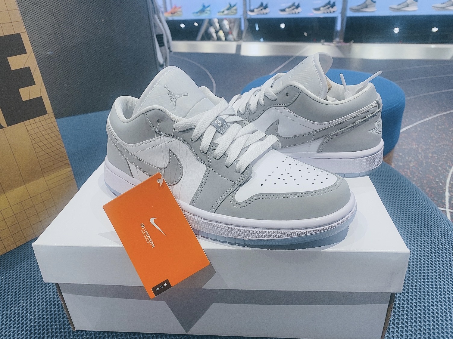 (W) Jordan 1 Low White Wolf Grey 착용 스타일