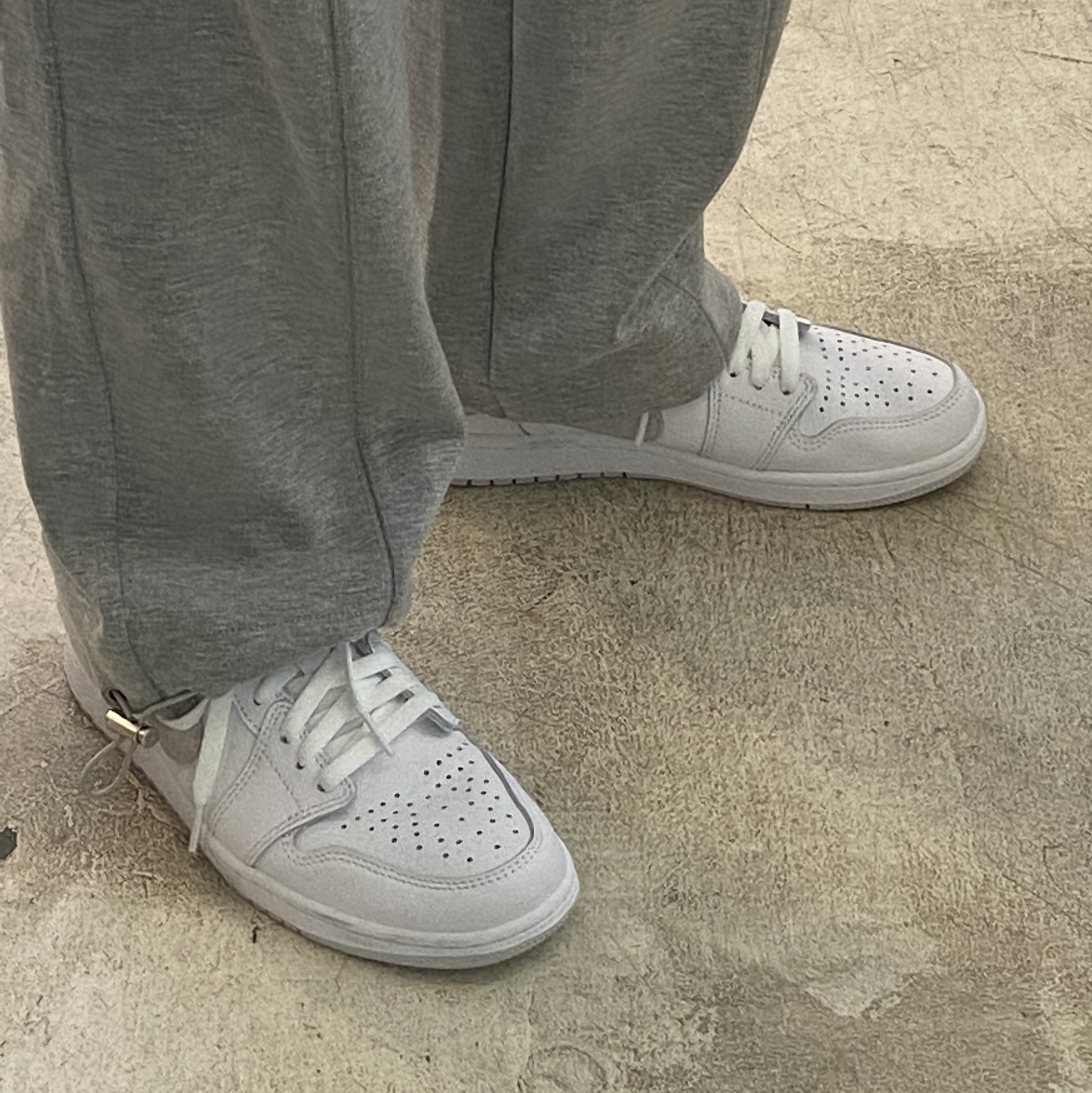 Jordan 1 Low OG Neutral Grey 착용 스타일