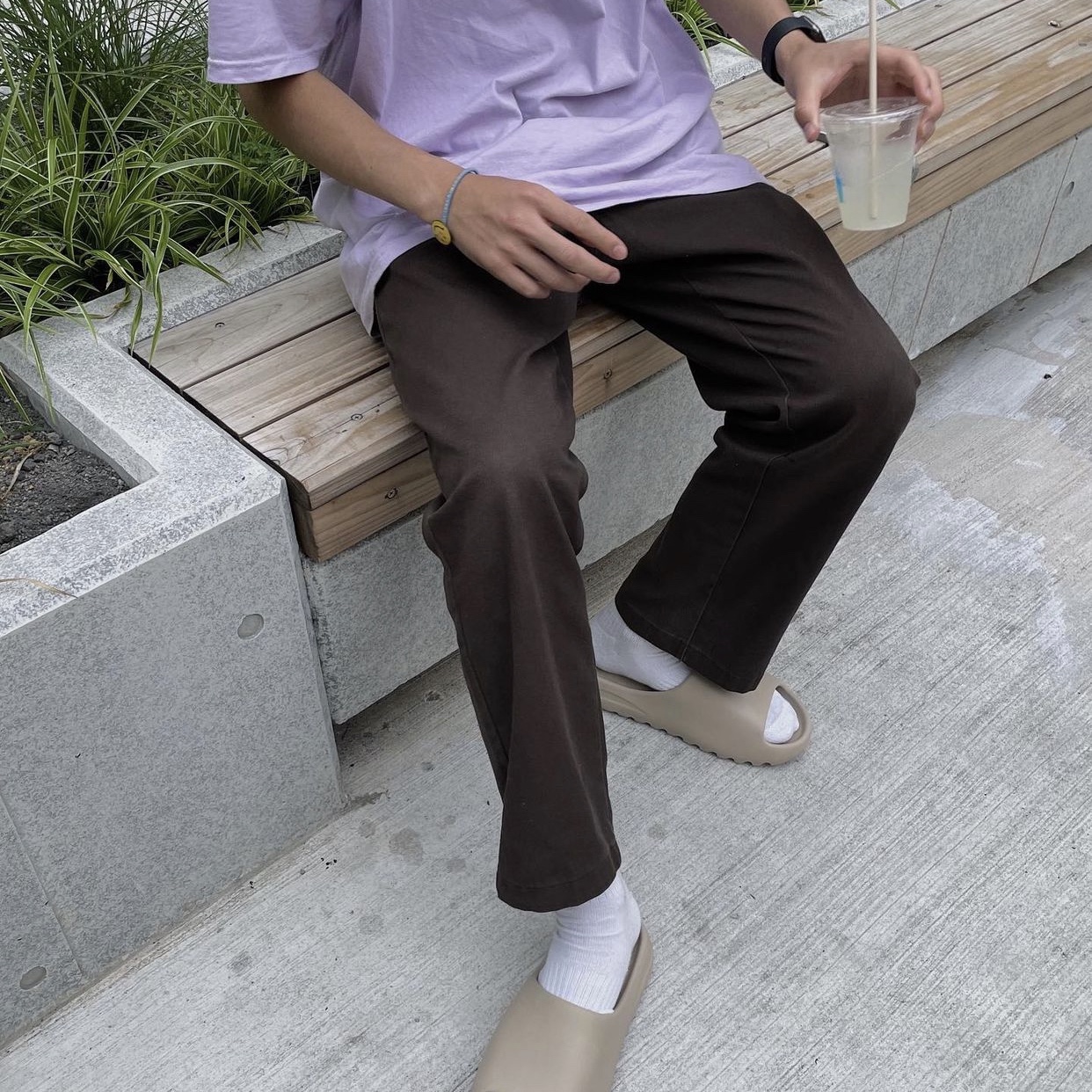 Adidas Yeezy Slide Pure, Adidas Yeezy Slide Resin 2021 착용 스타일 - 3