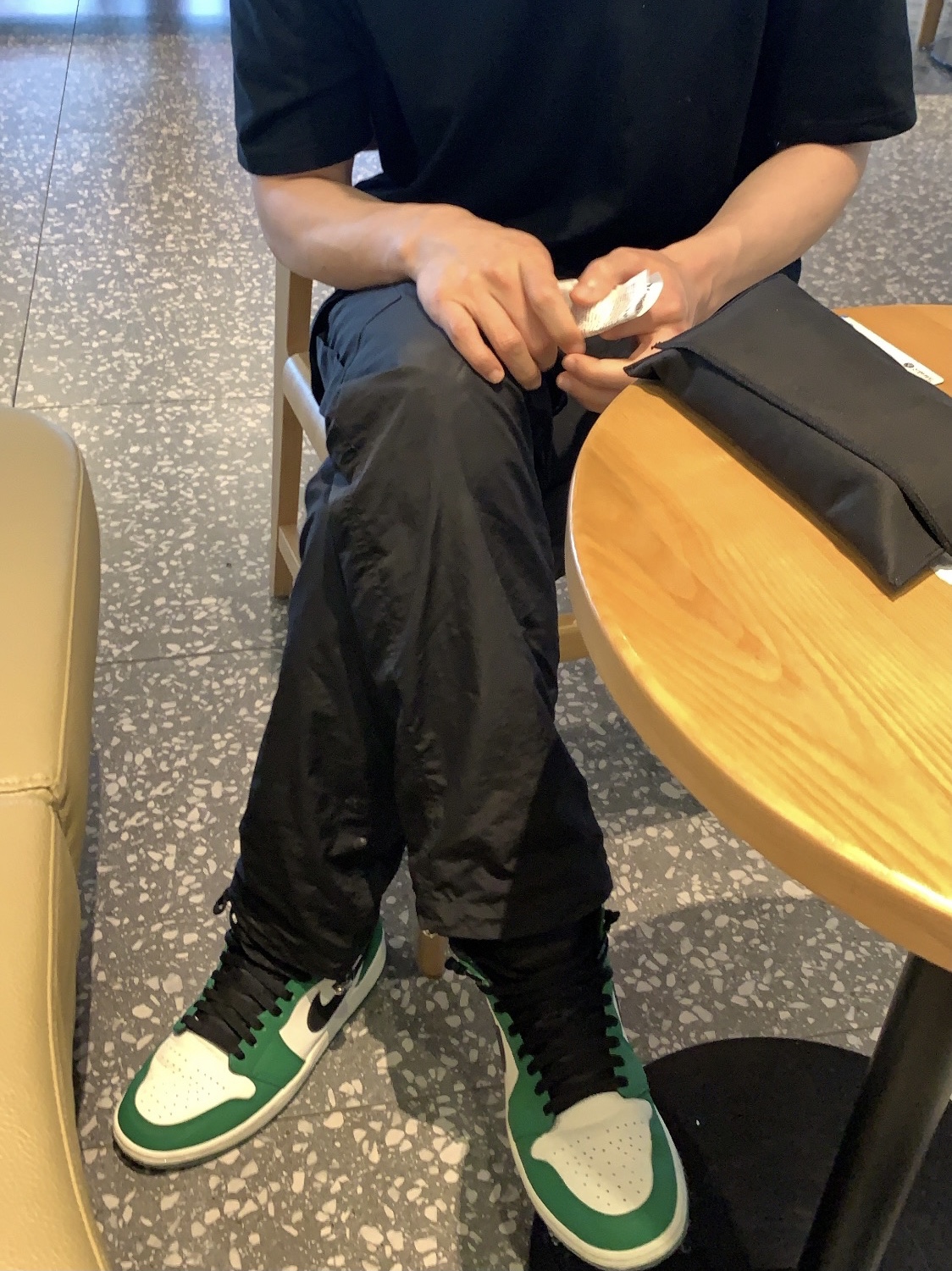 Jordan 1 Mid Pine Green 착용 스타일