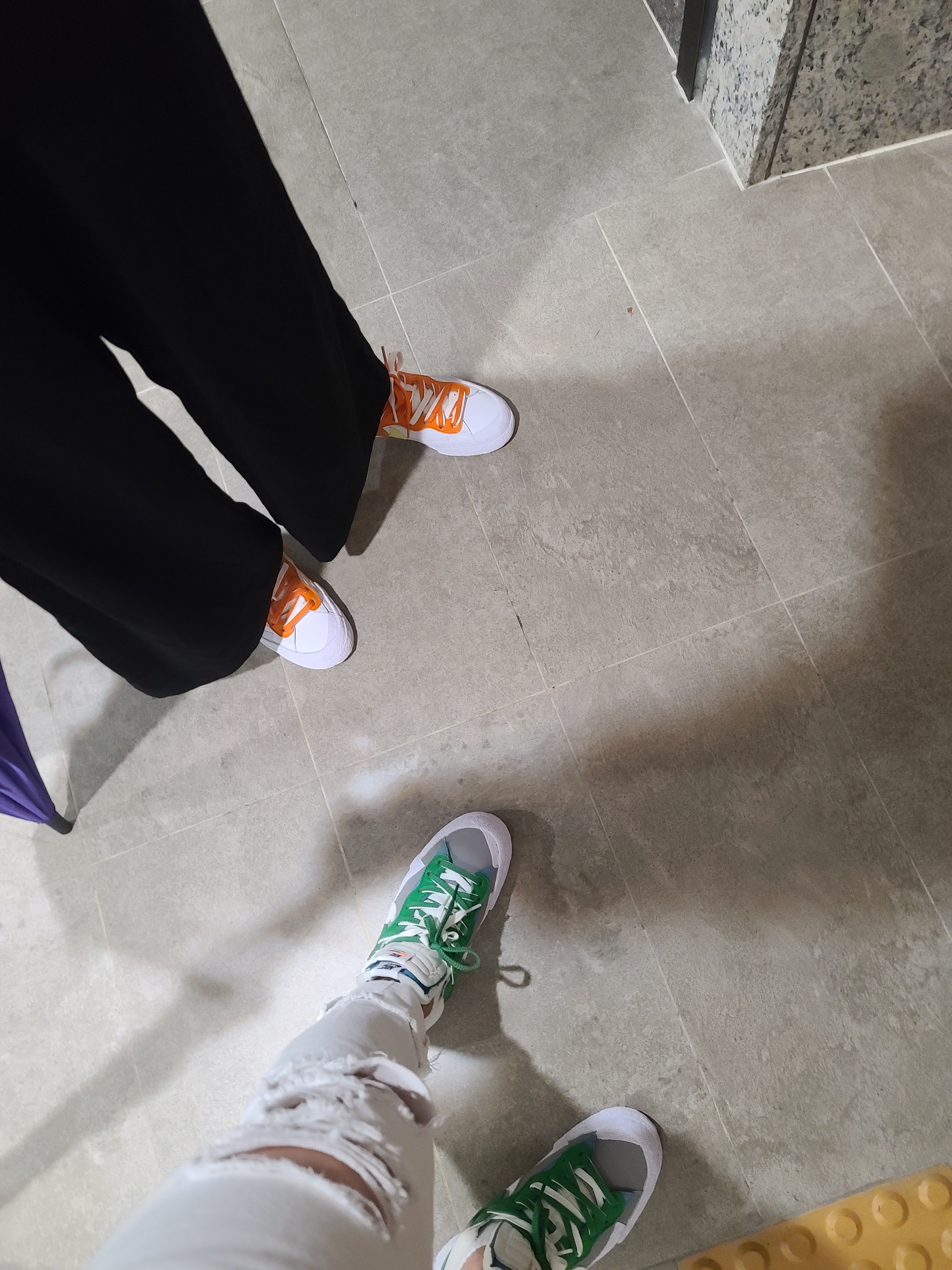 Nike x Sacai Blazer Low Classic Green, Nike x Sacai Blazer Low Magma Orange 착용 스타일 - 1