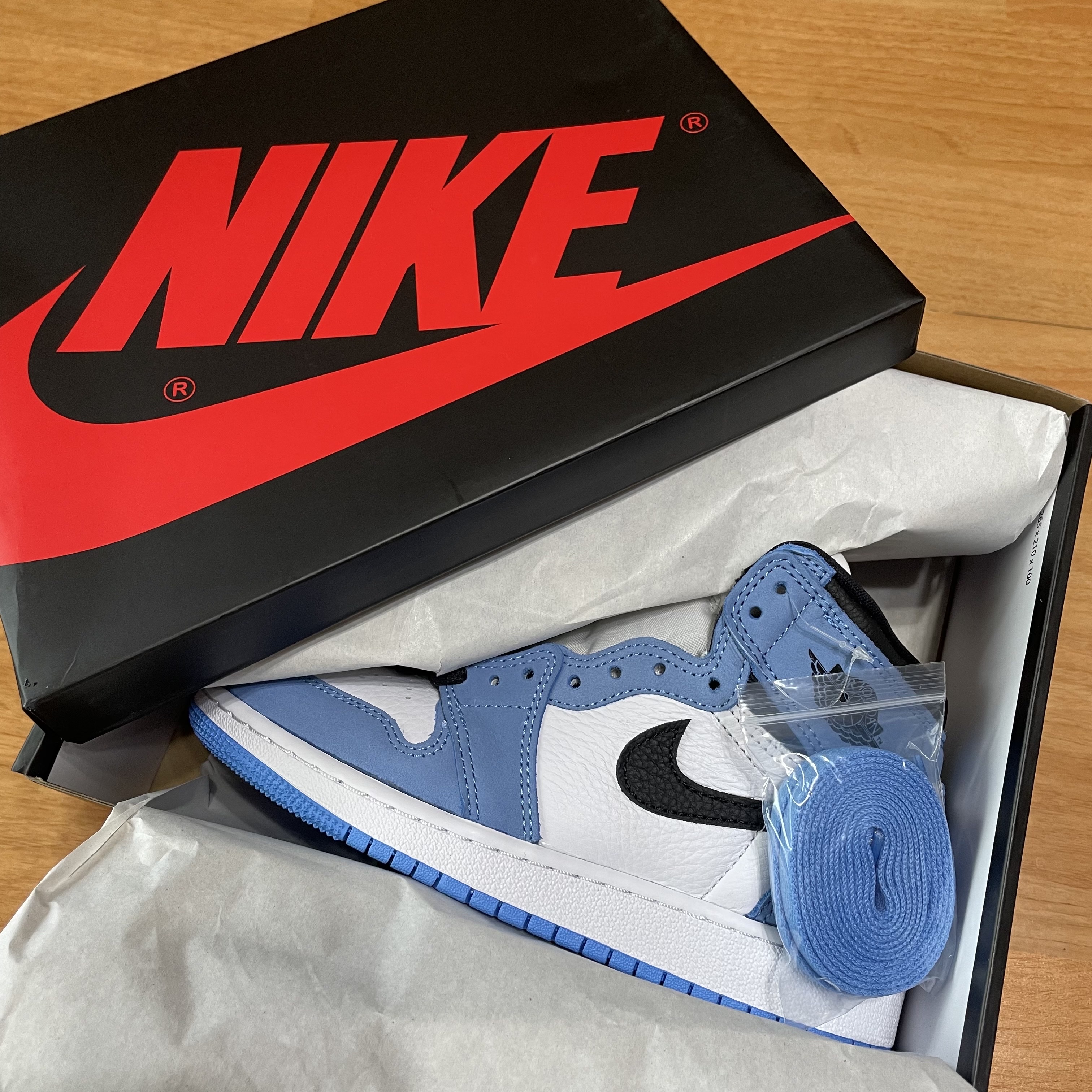 Jordan 1 Retro High OG University Blue, (GS) Jordan 1 Retro High OG University Blue 착용 스타일