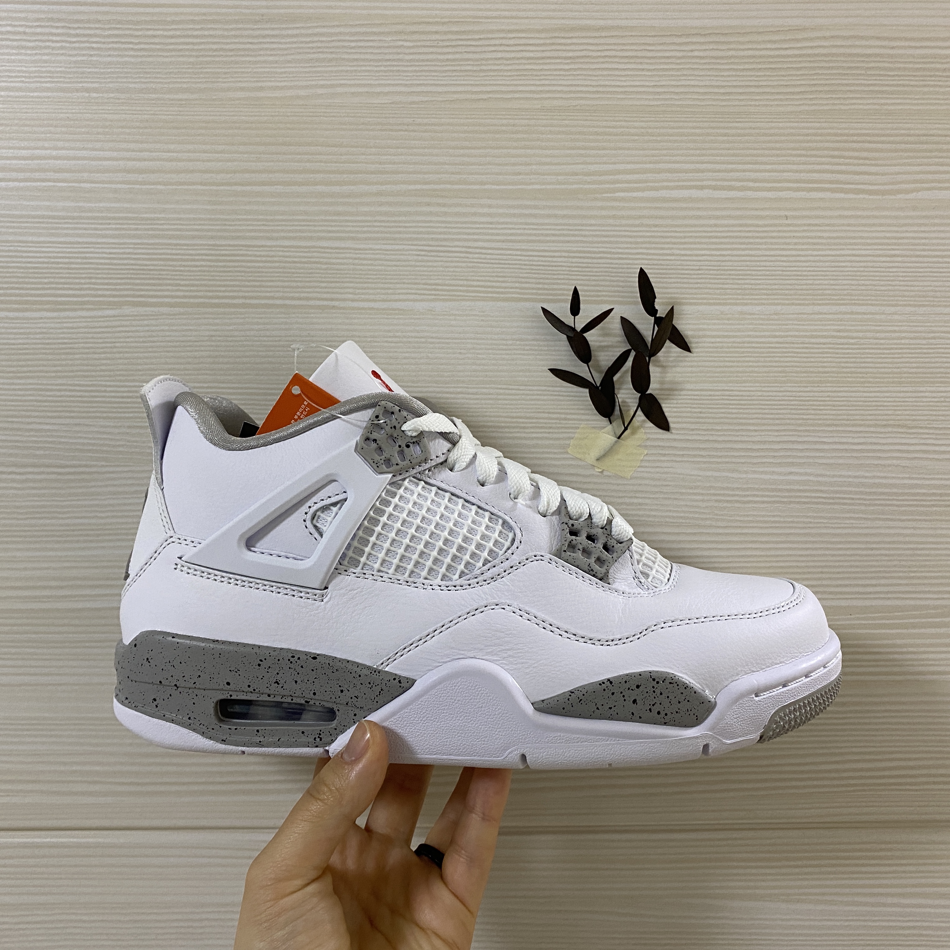 Jordan 4 Retro Tech White 착용 스타일 - 1