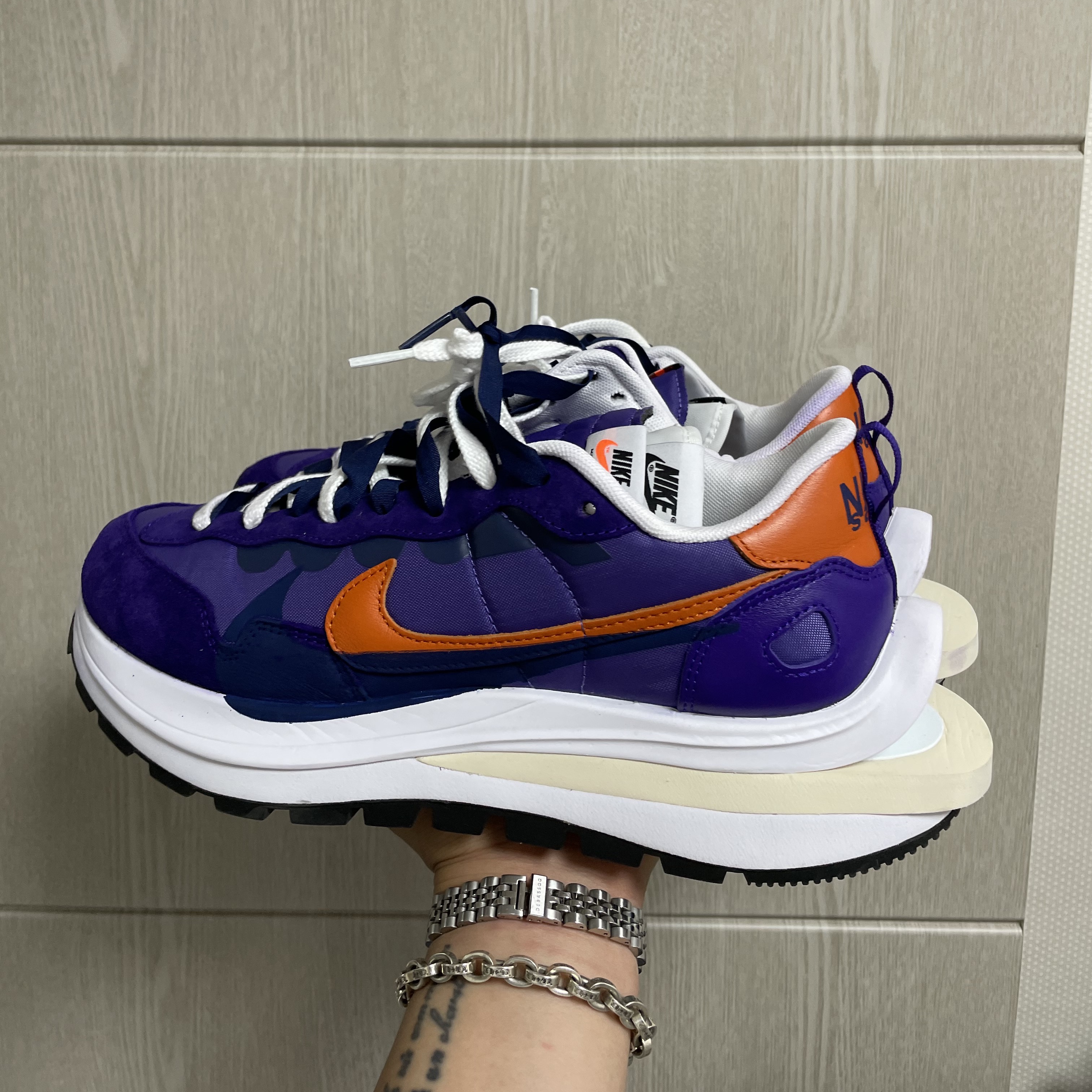 Nike x Sacai VaporWaffle Dark Iris 착용 스타일