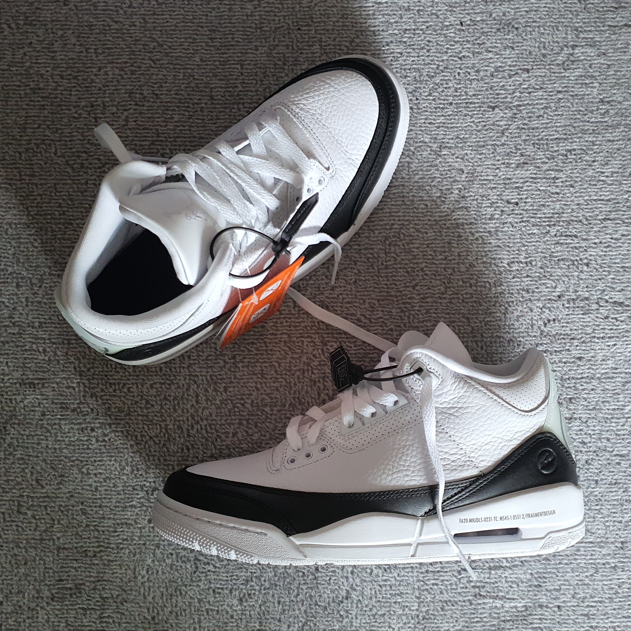 Jordan 3 x Fragment Retro SP White Black 착용 스타일 - 1