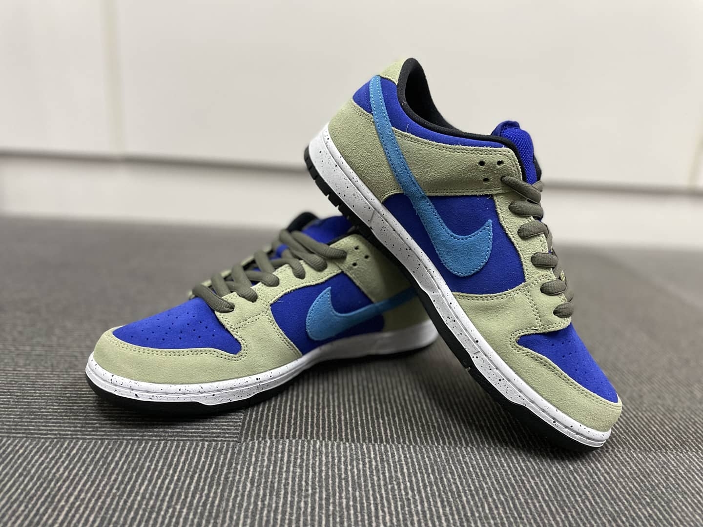 Nike SB Dunk Low Pro Celadon 착용 스타일 - 1
