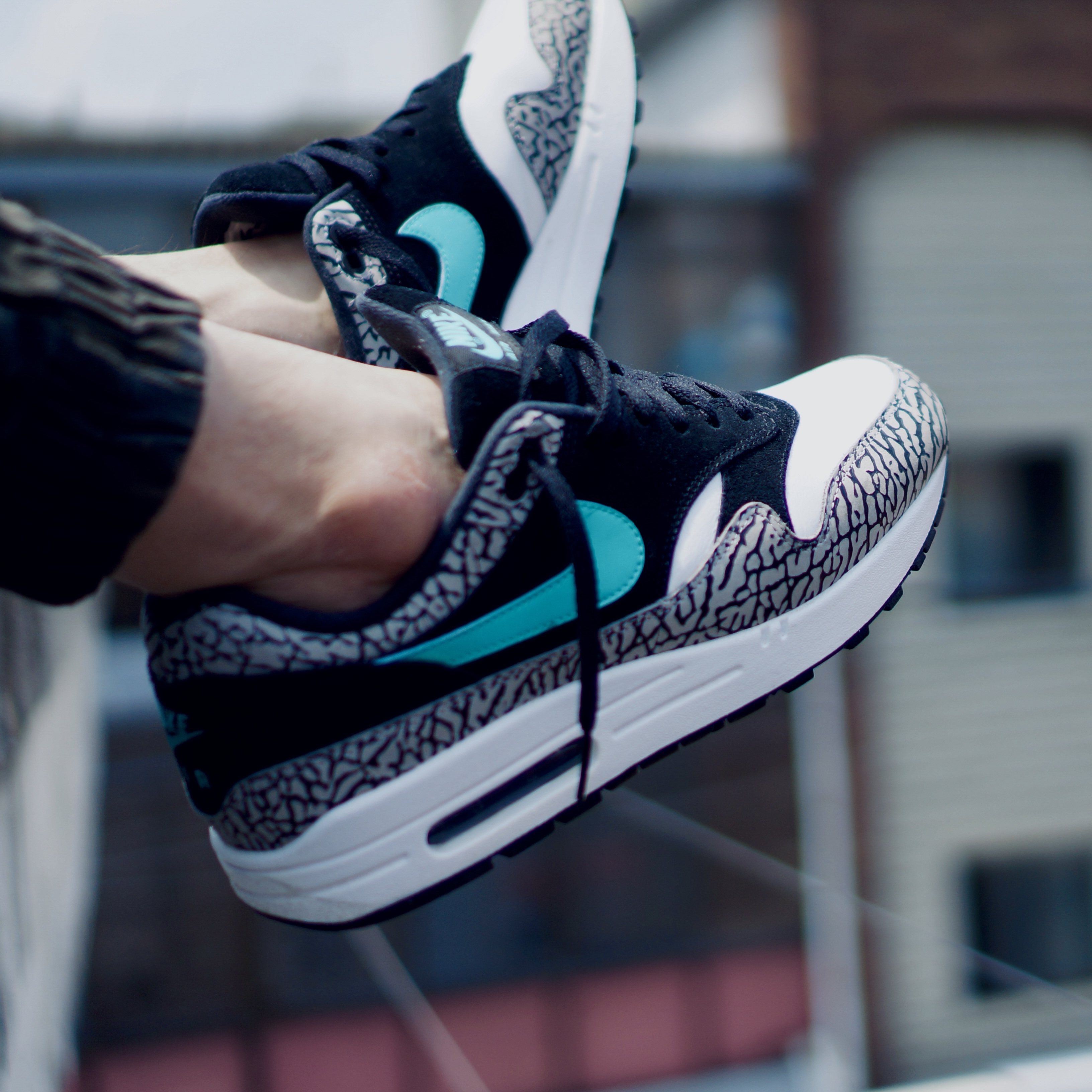 NIke x Atmos Air Max 1 Elephant 2017 착용 스타일