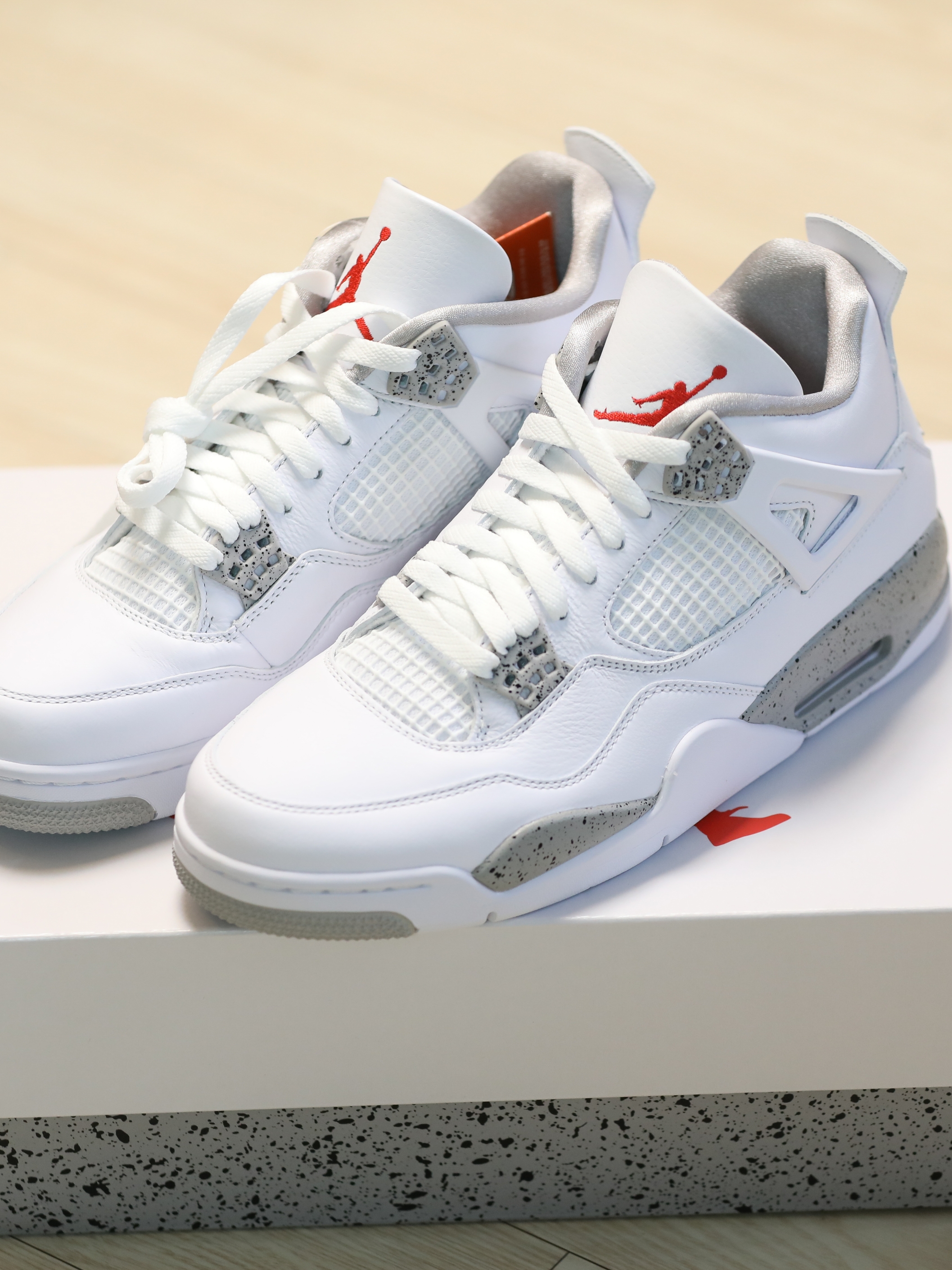 Jordan 4 Retro Tech White 착용 스타일 - 2