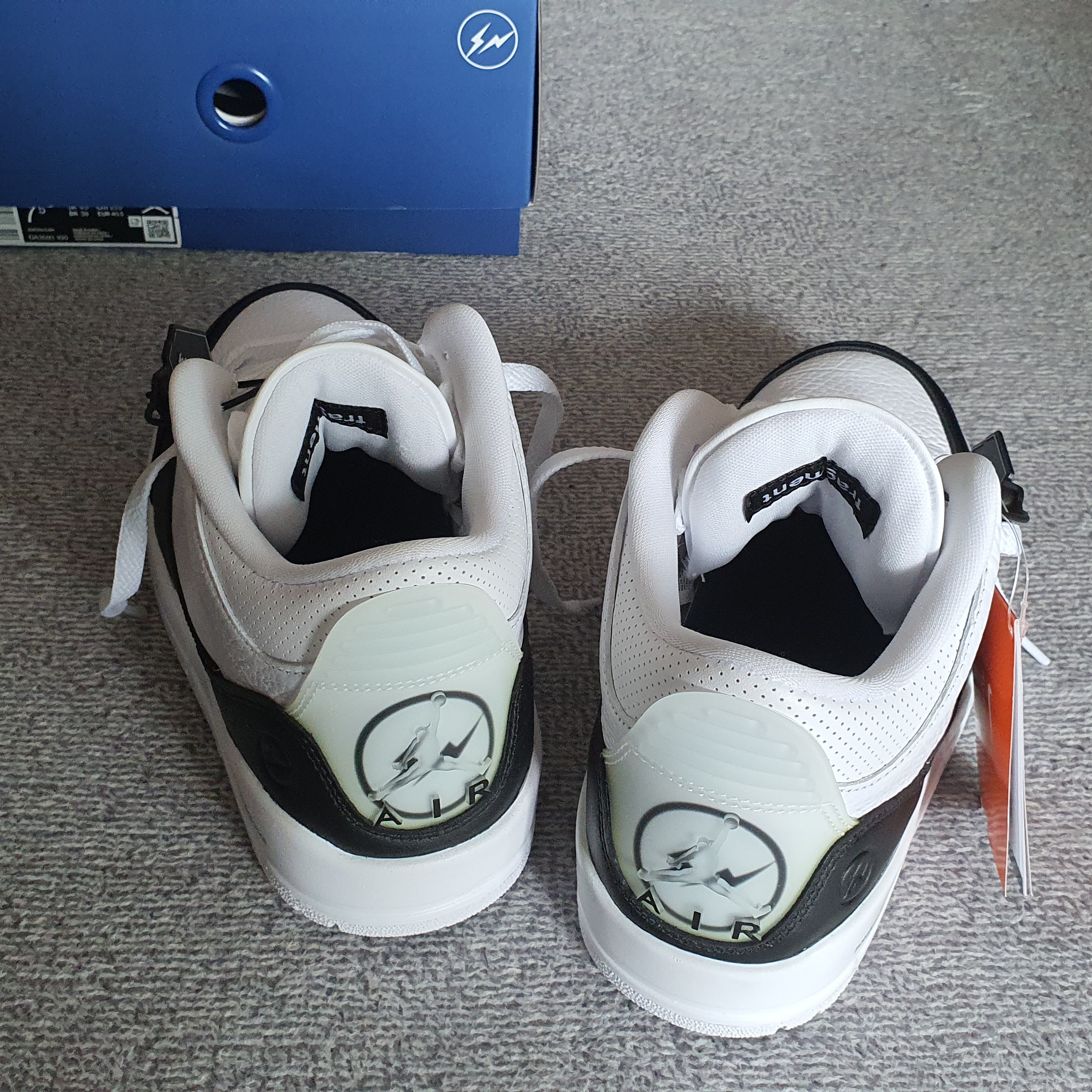 Jordan 3 x Fragment Retro SP White Black 착용 스타일 - 2