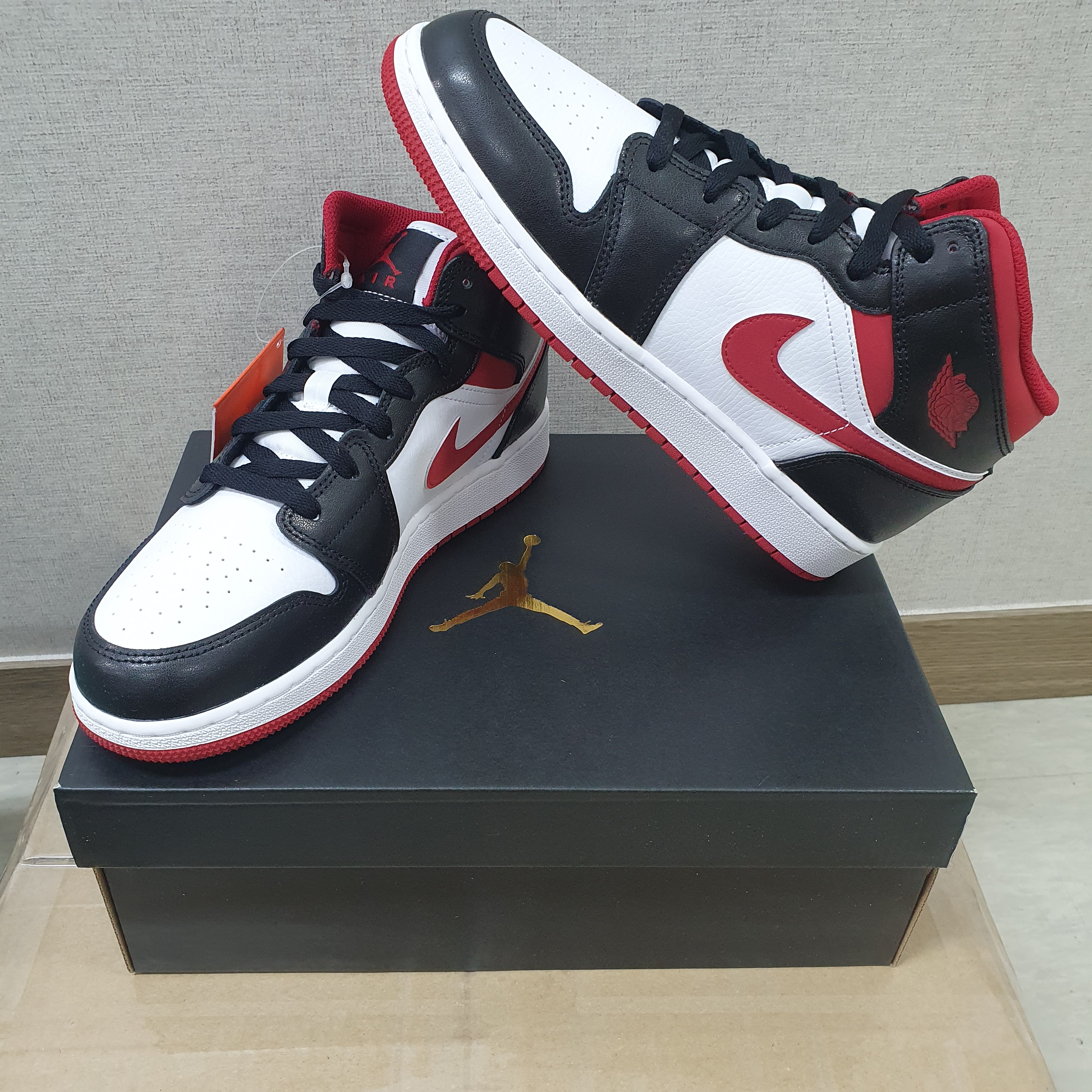 (GS) Jordan 1 Mid Gym Red Black White 착용 스타일 - 2