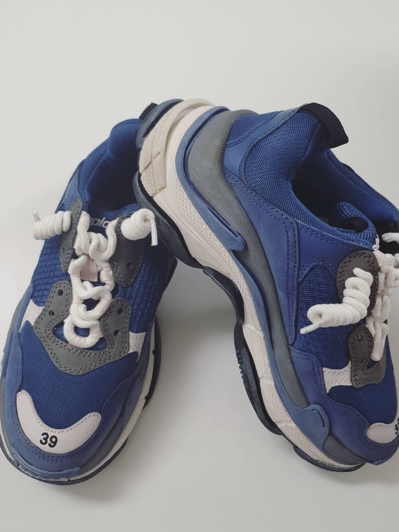 Balenciaga Triple S Grey 2018 착용 스타일 - 4