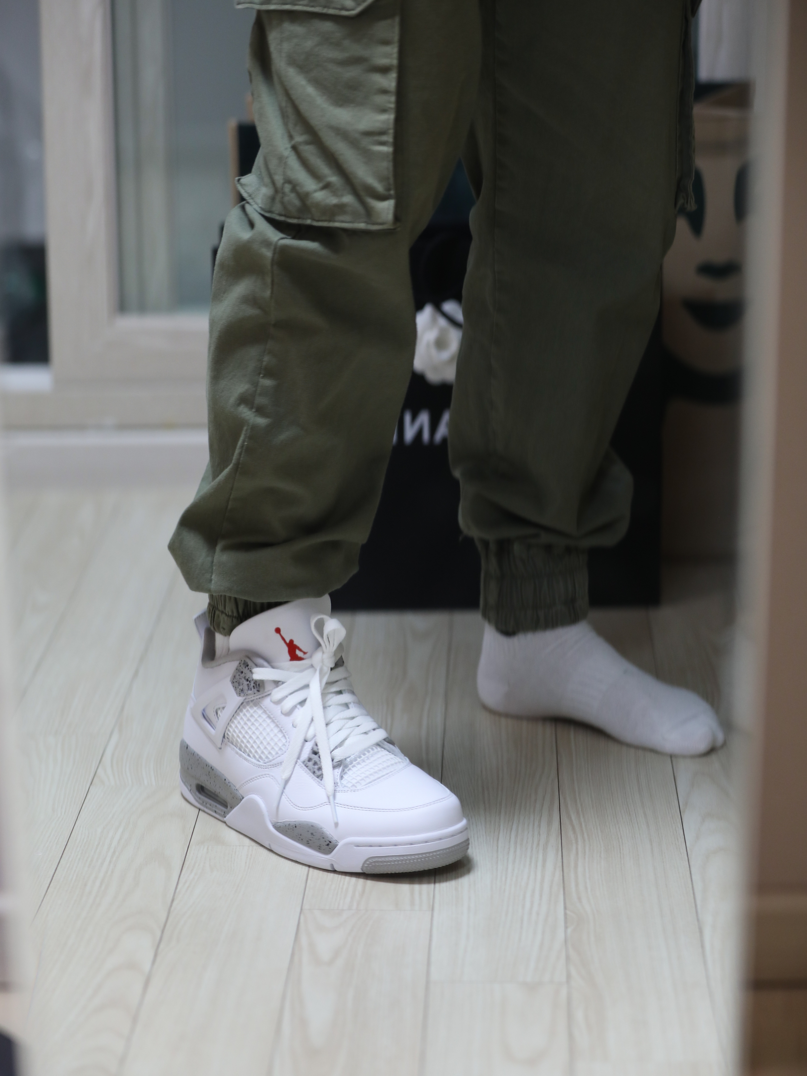 Jordan 4 Retro Tech White 착용 스타일 - 1