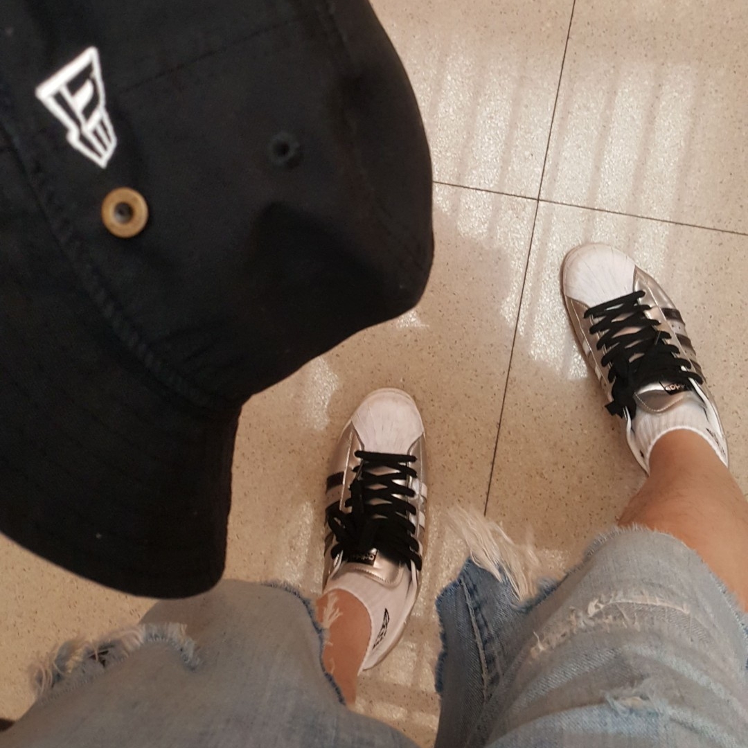 Adidas x Prada Superstar Metallic Silver, (W) Adidas Superstar White Silver Metallic 착용 스타일 - 1
