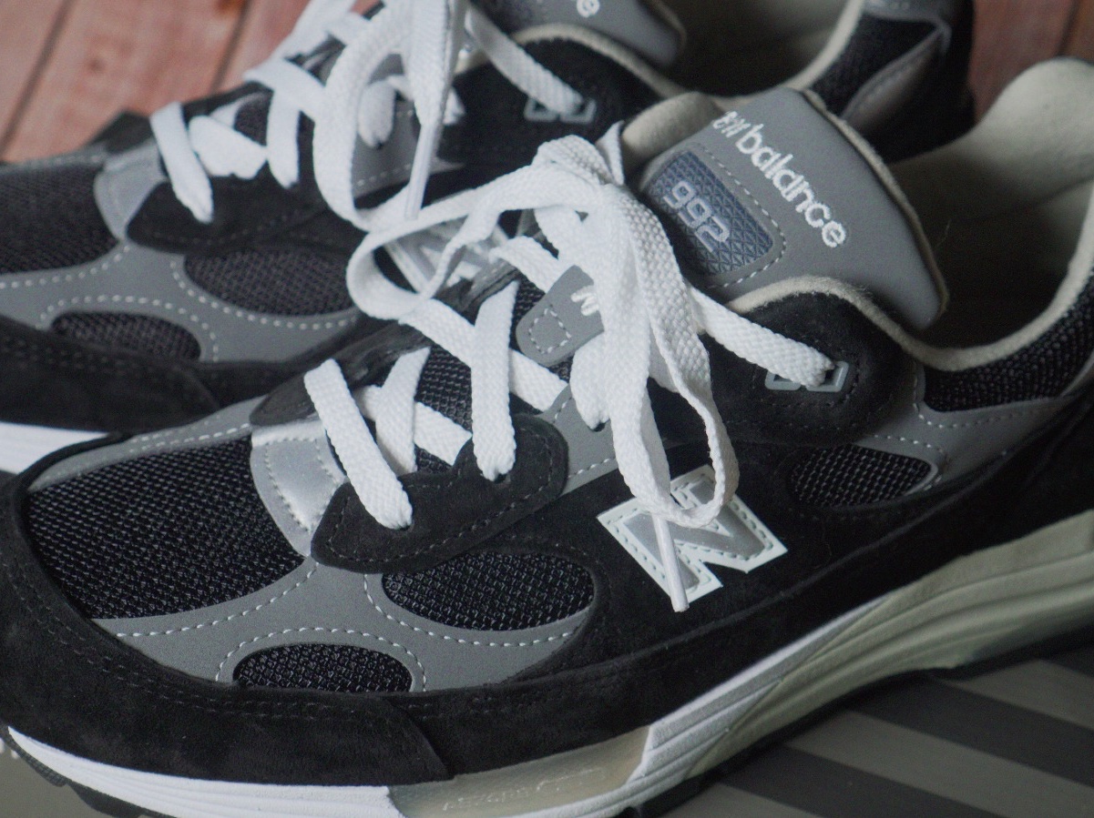 New Balance 992 Made in USA Black Grey 착용 스타일