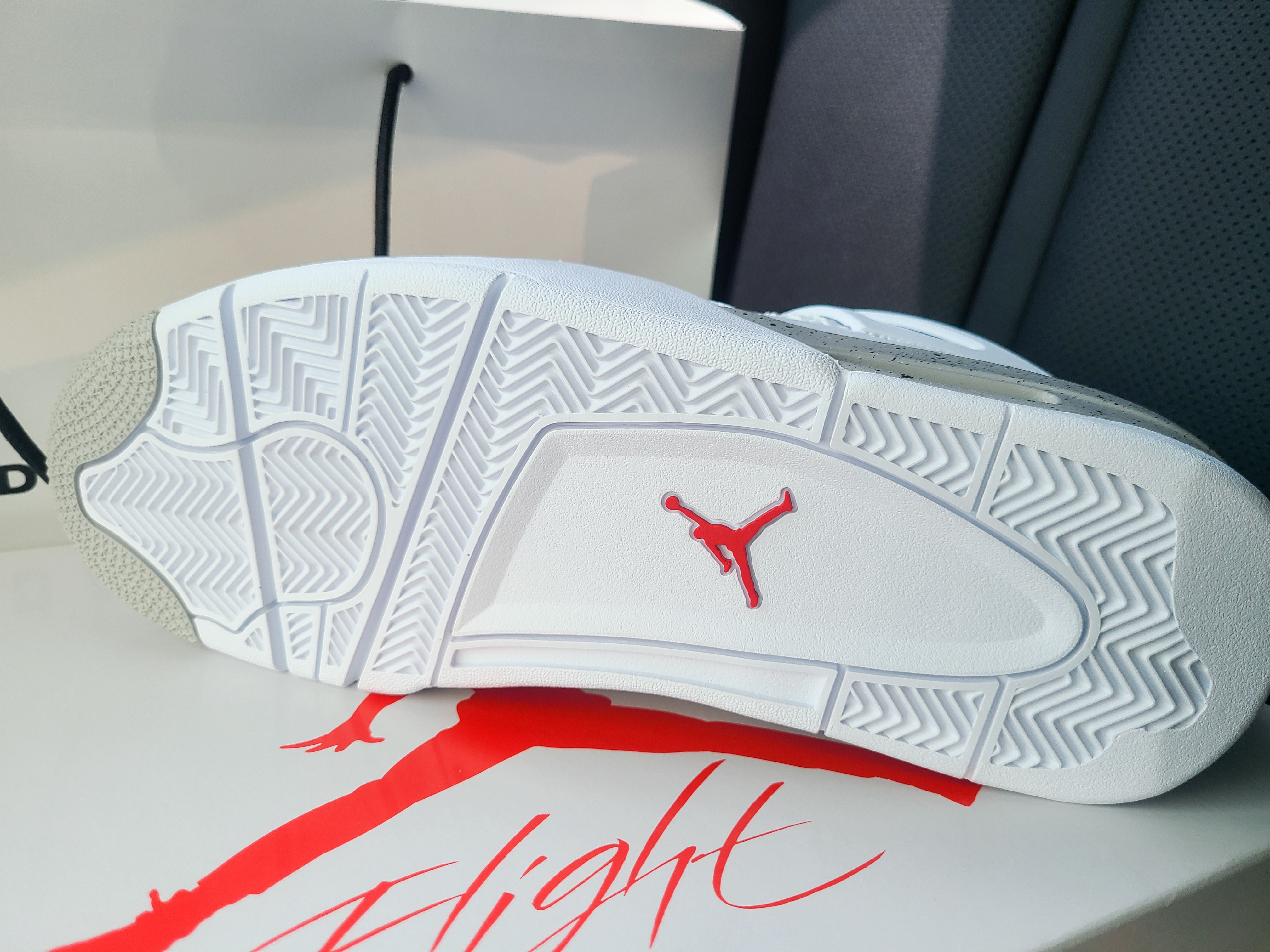 Jordan 4 Retro Tech White 착용 스타일 - 3