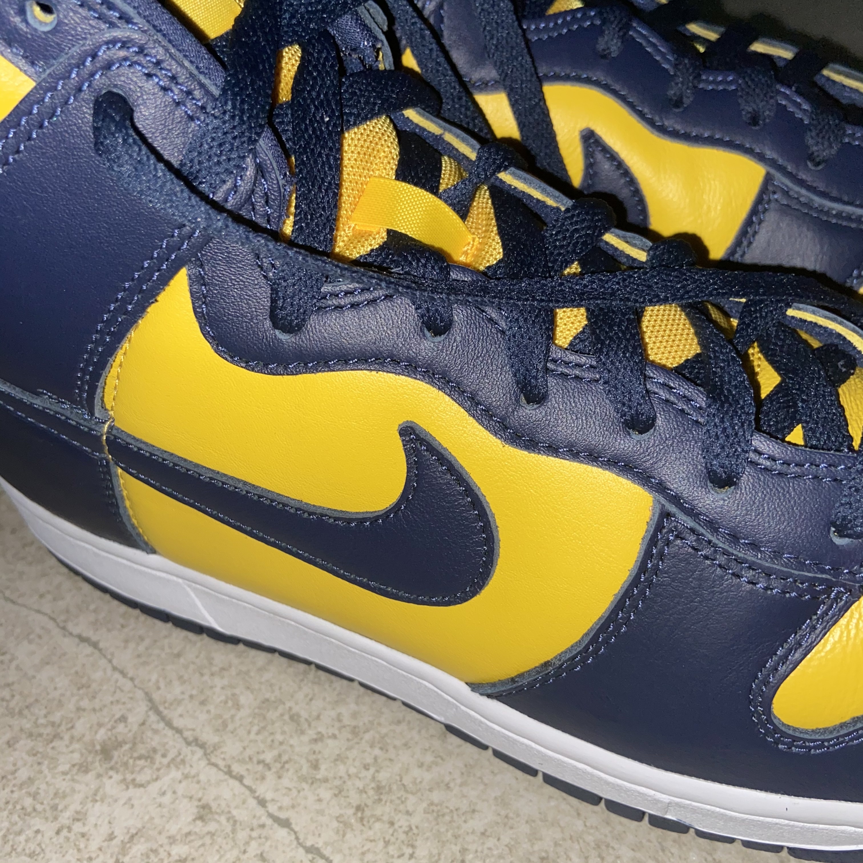 Nike Dunk High SP Maize & Blue 착용 스타일