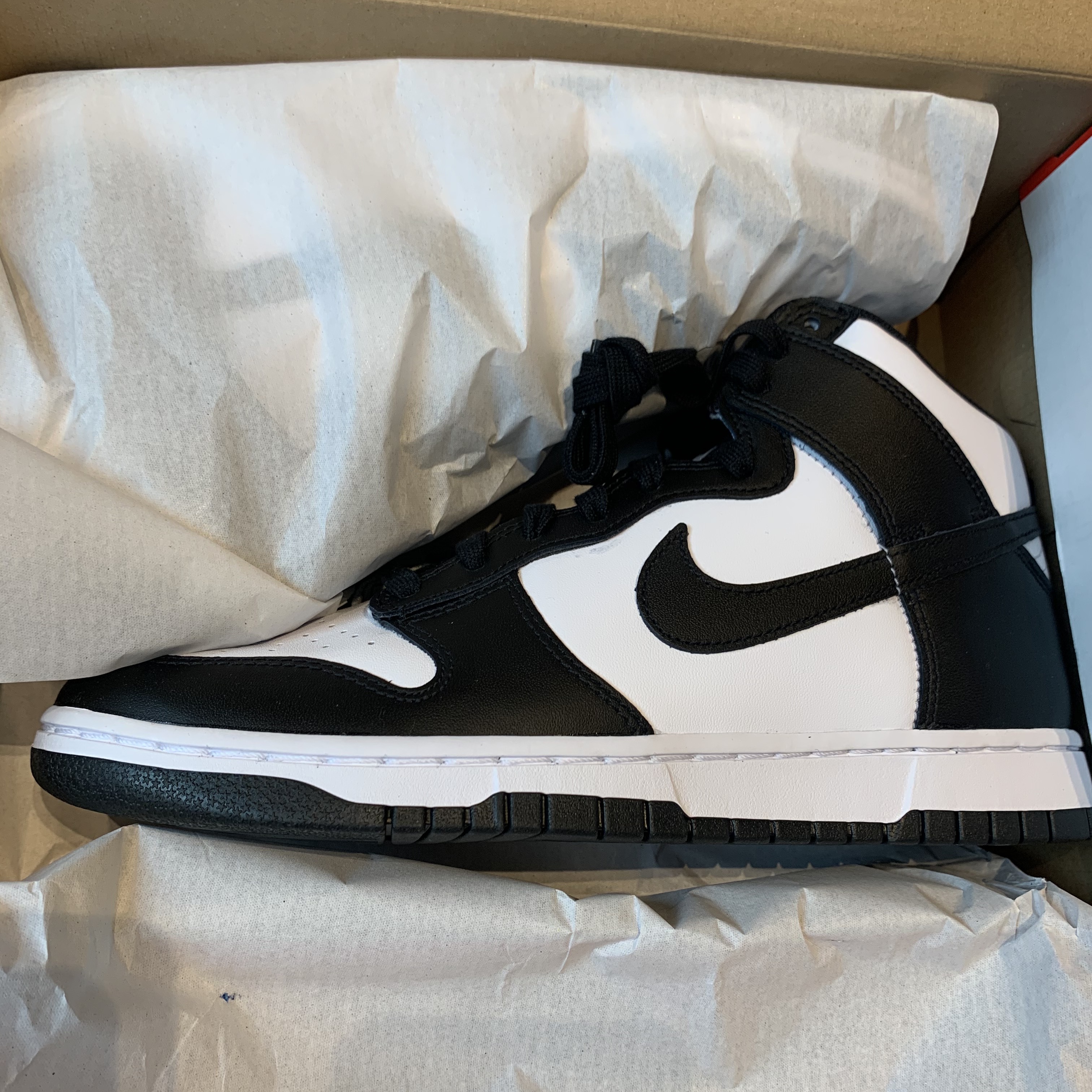 Nike Dunk High Retro Black and White 착용 스타일