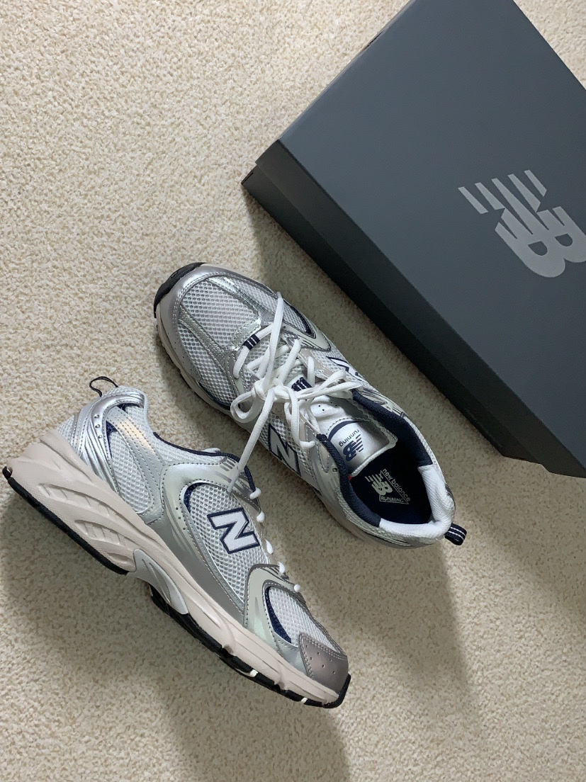 New Balance 530 Steel Grey 착용 스타일
