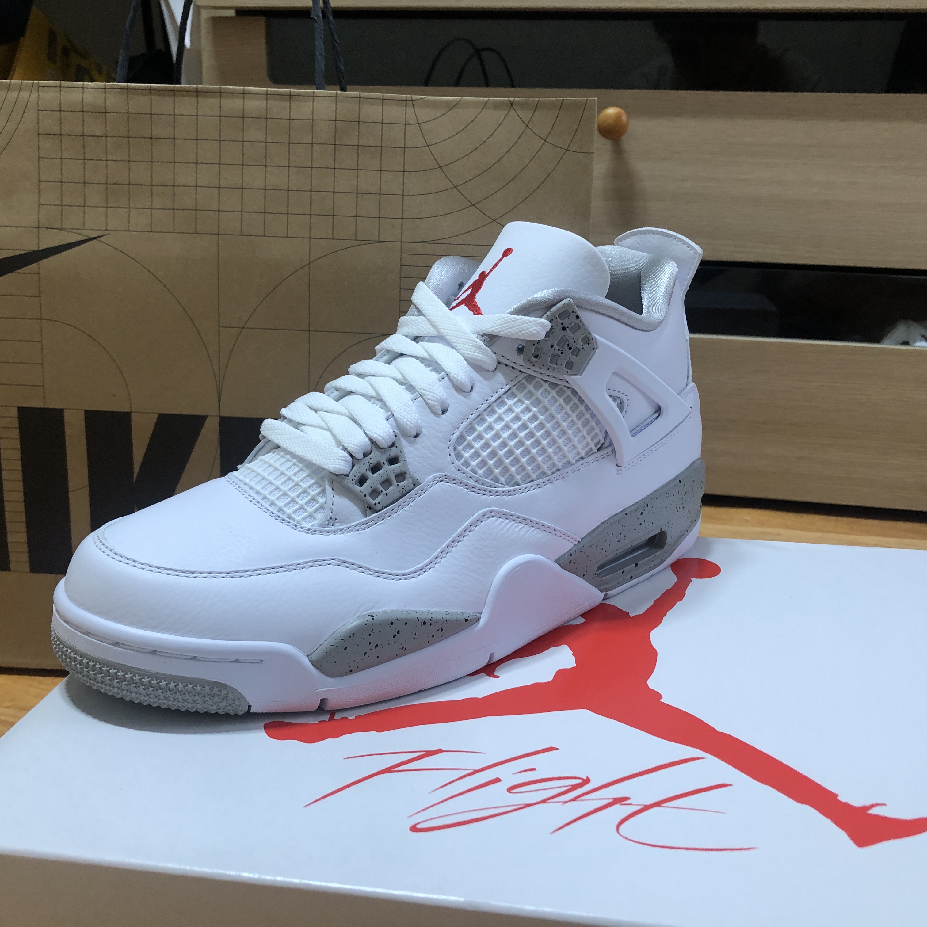Jordan 4 Retro Tech White 착용 스타일 - 1