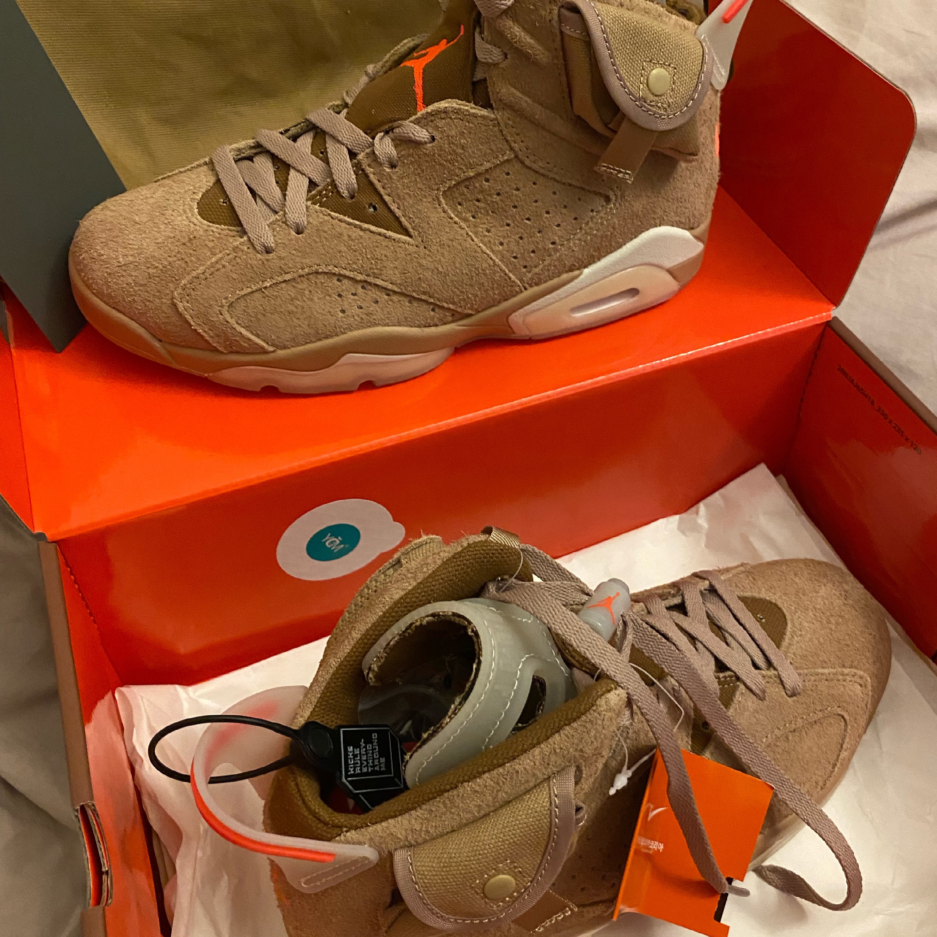 Jordan 6 x Travis Scott Retro SP British Khaki 착용 스타일
