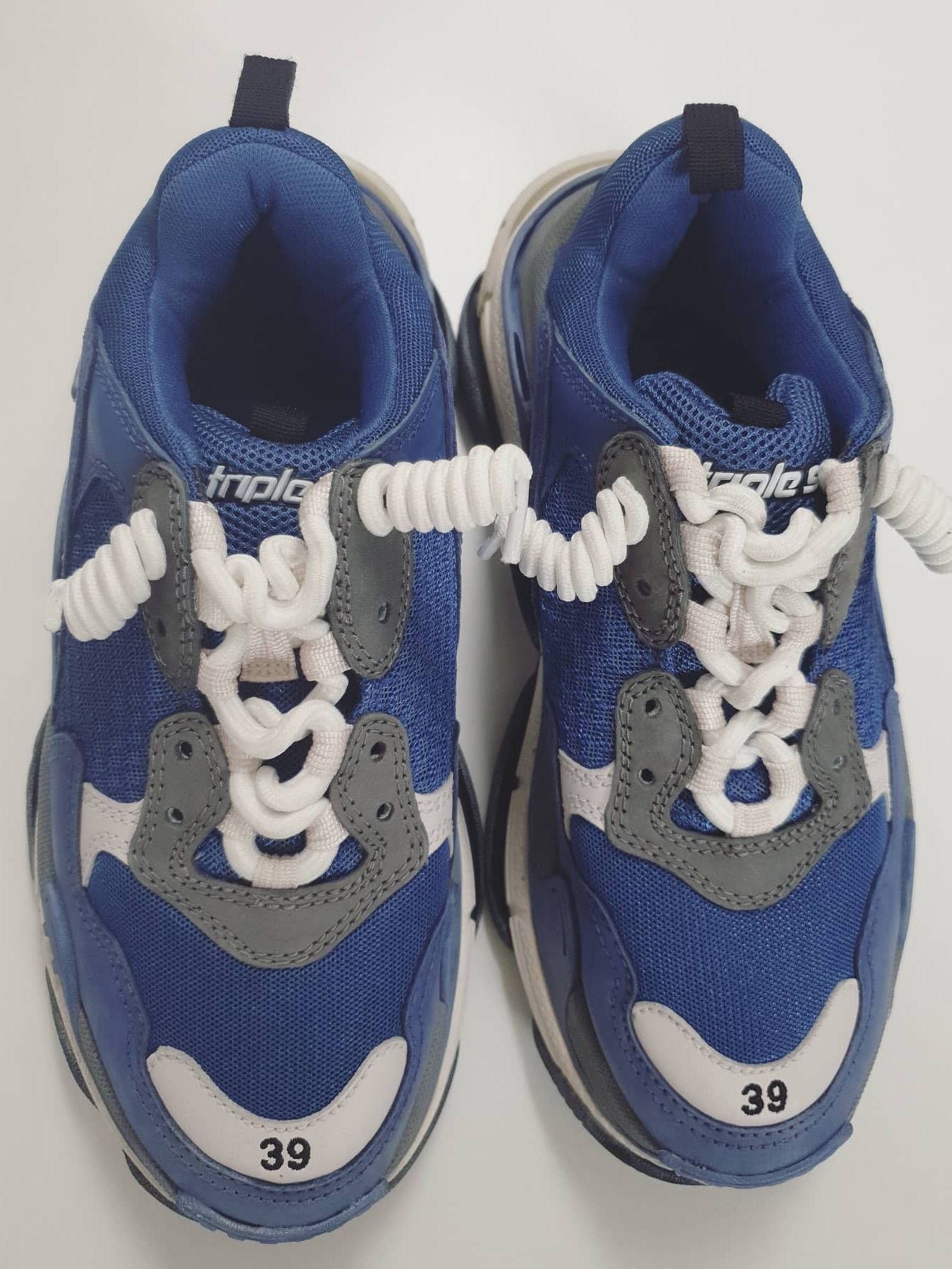 Balenciaga Triple S Grey 2018 착용 스타일 - 5