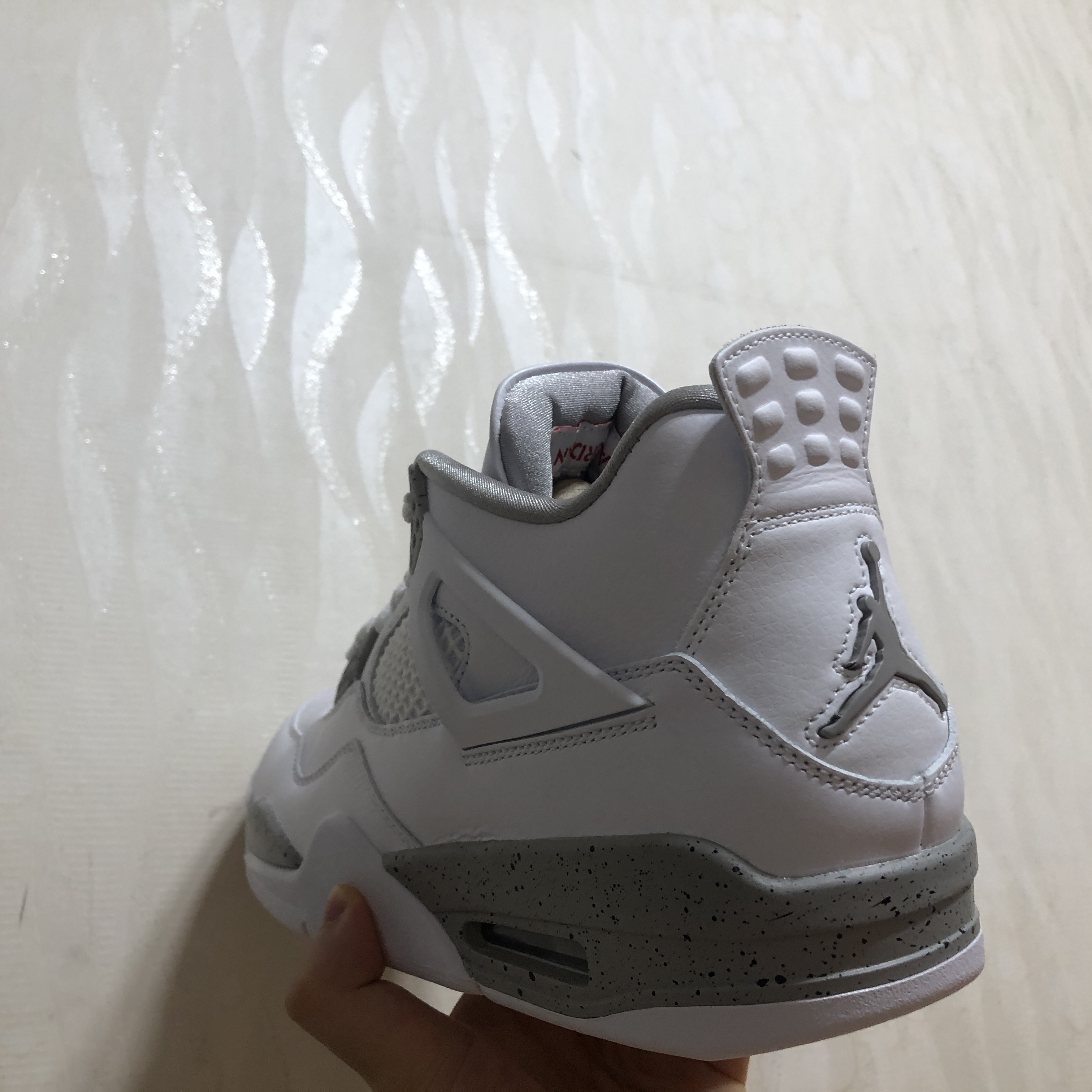 Jordan 4 Retro Tech White 착용 스타일 - 2