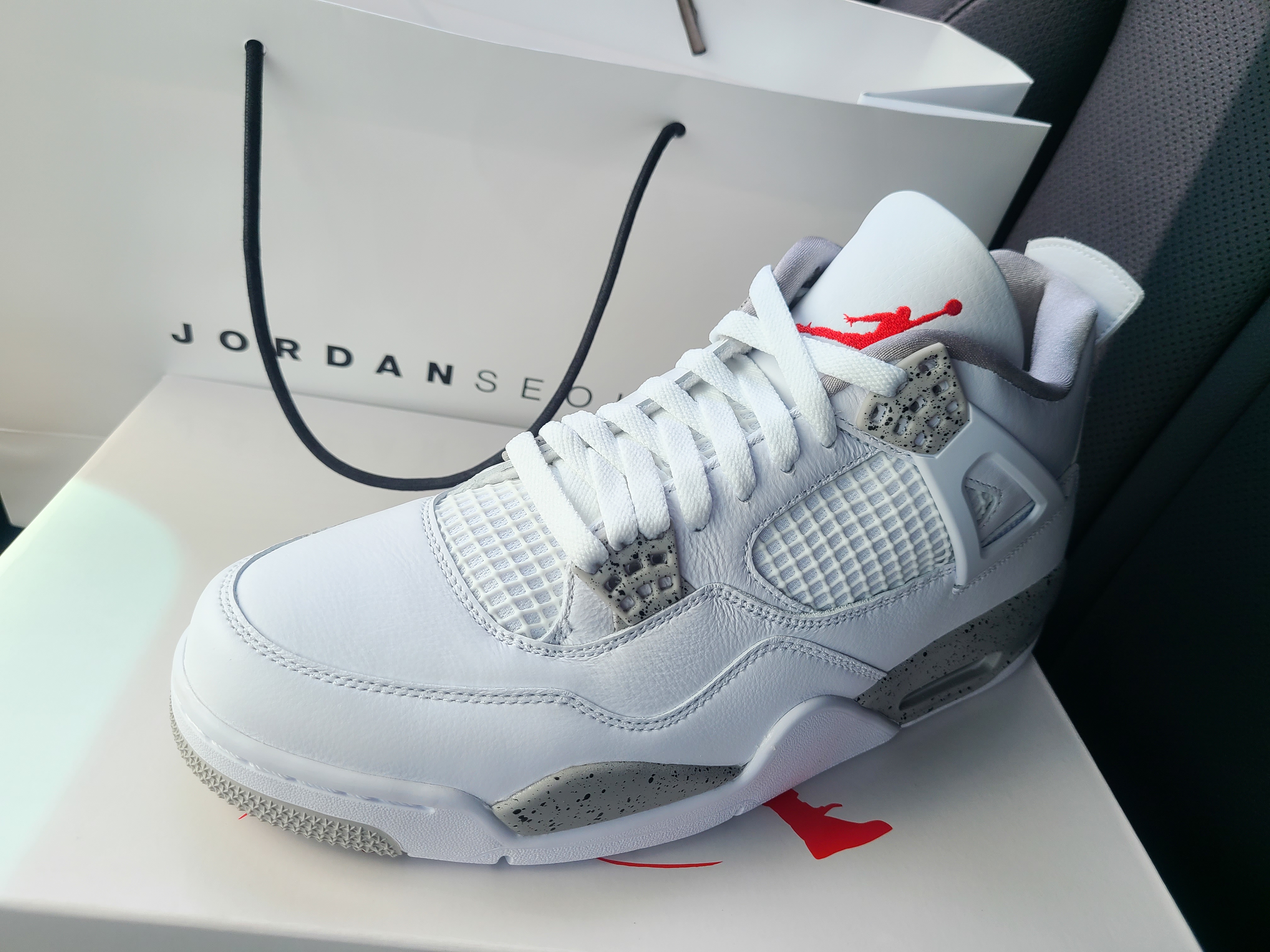 Jordan 4 Retro Tech White 착용 스타일 - 1