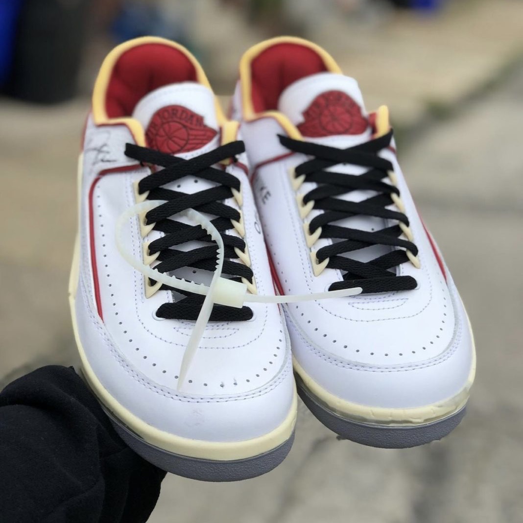 Jordan 2 x Off-White Retro Low SP White and Varsity Red, Jordan 2 x Off-White Retro Low SP Black and Varsity Royal 착용 스타일 - 4