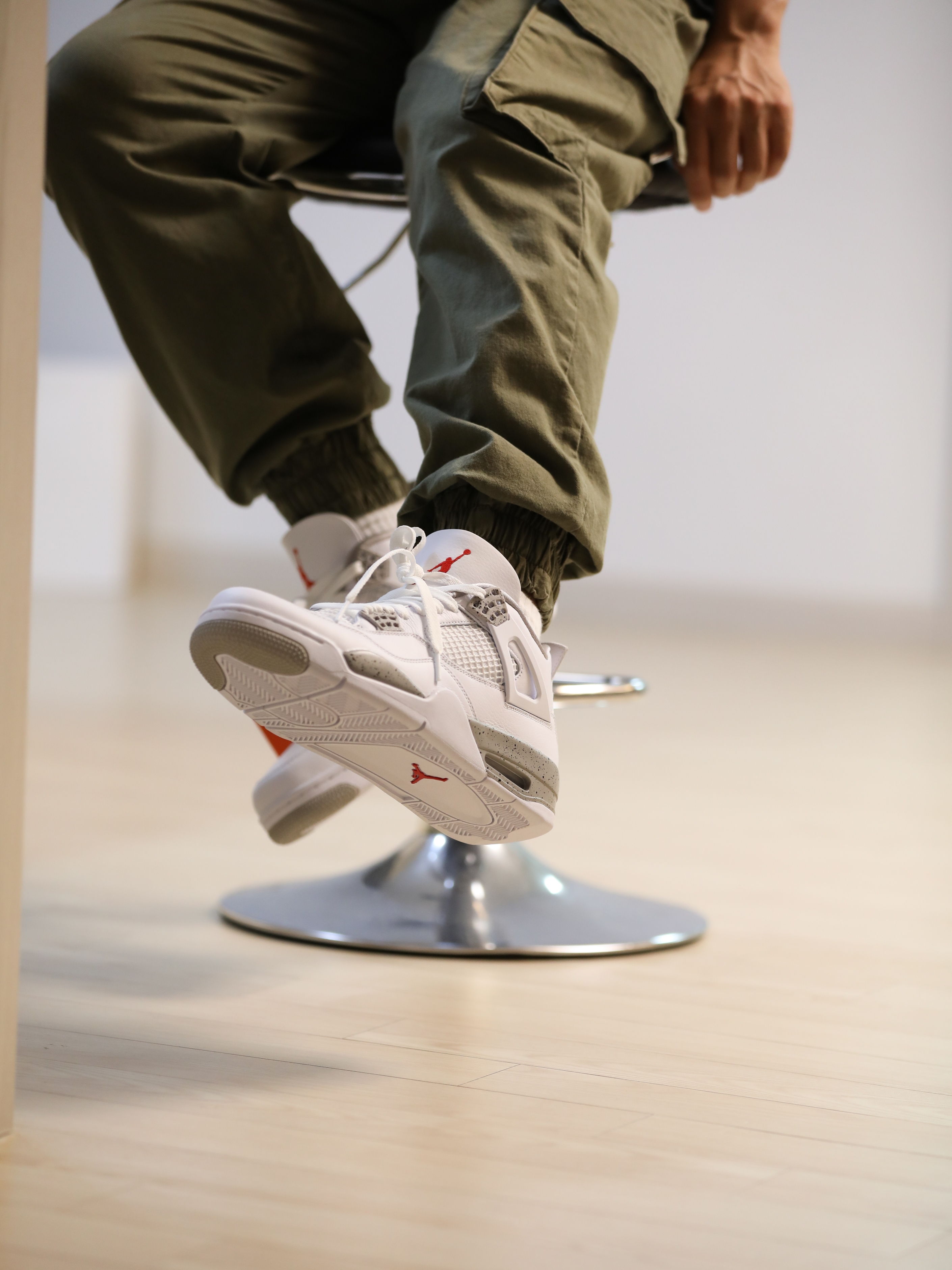 Jordan 4 Retro Tech White 착용 스타일 - 3