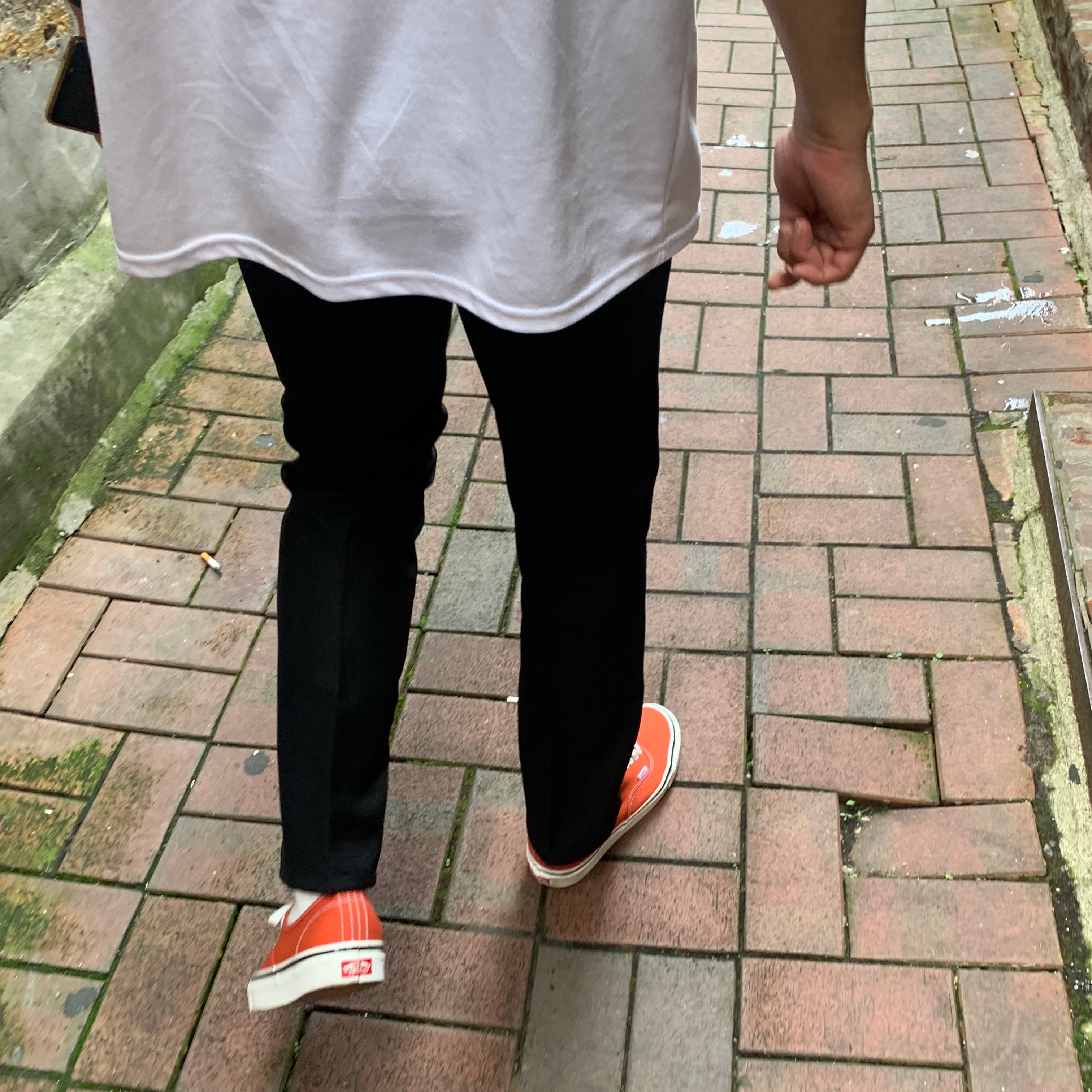 Vans Vault OG Authentic LX Red 착용 스타일