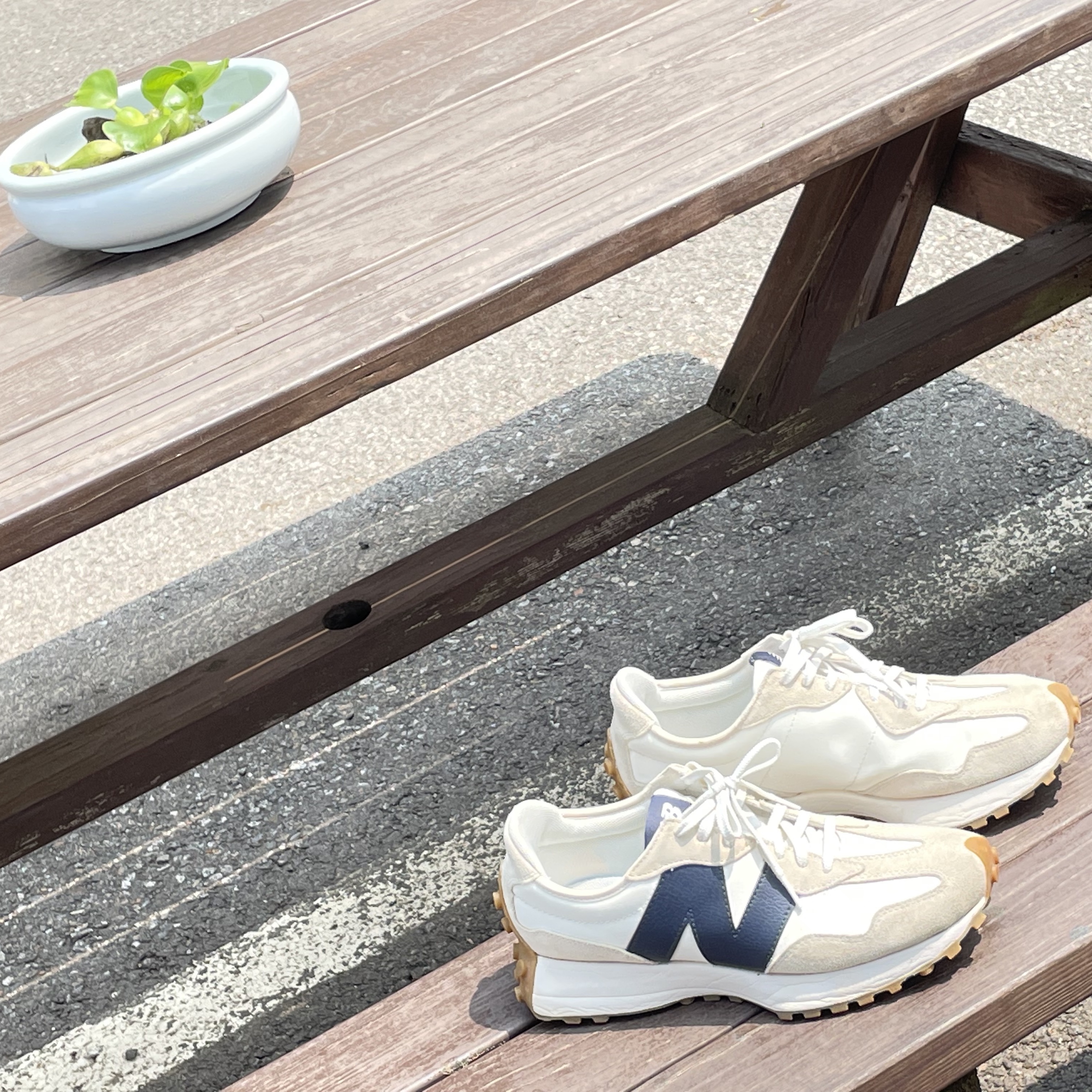 (W) New Balance 327 Beige Gum 착용 스타일