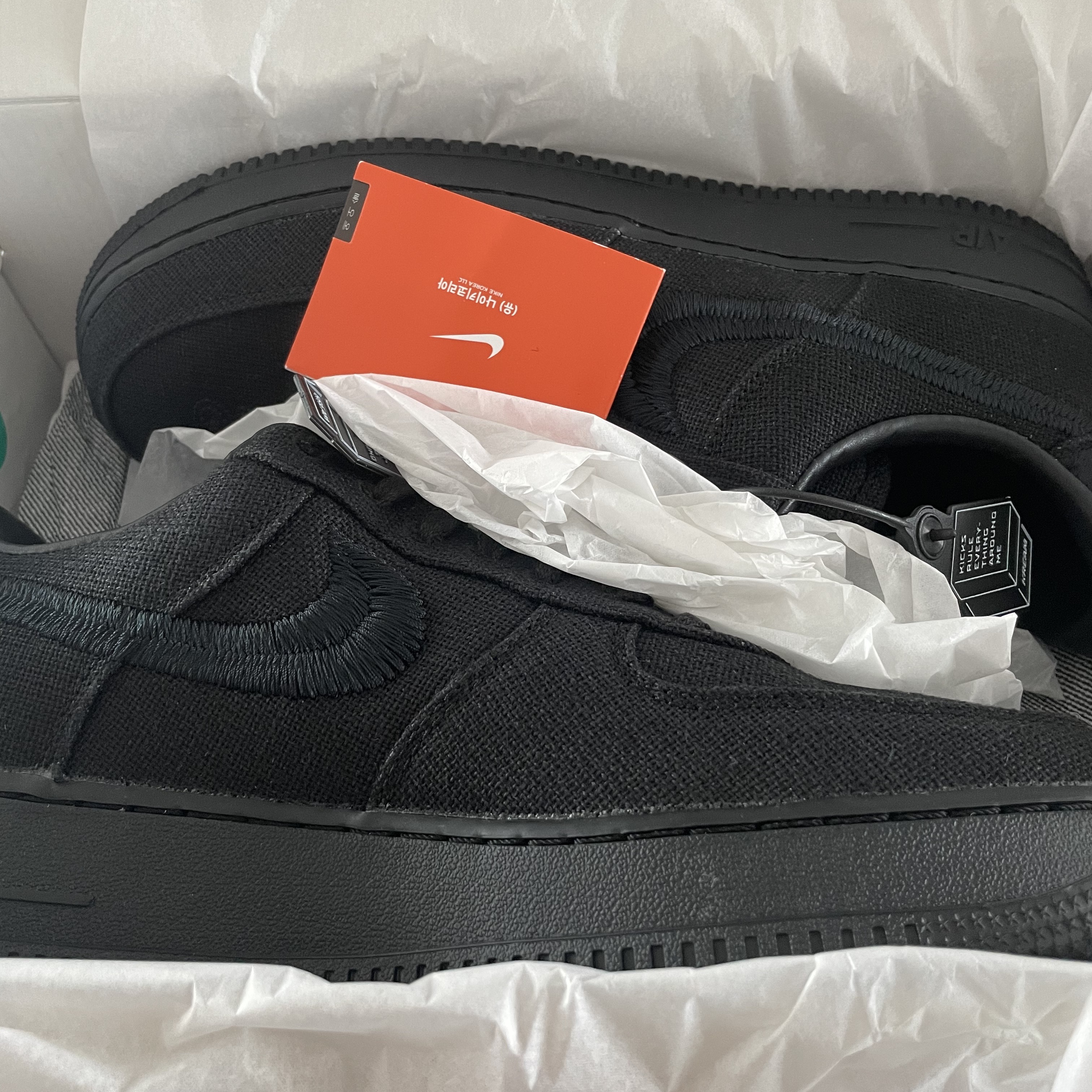 Nike x Stussy Air Force 1 Low Triple Black 착용 스타일