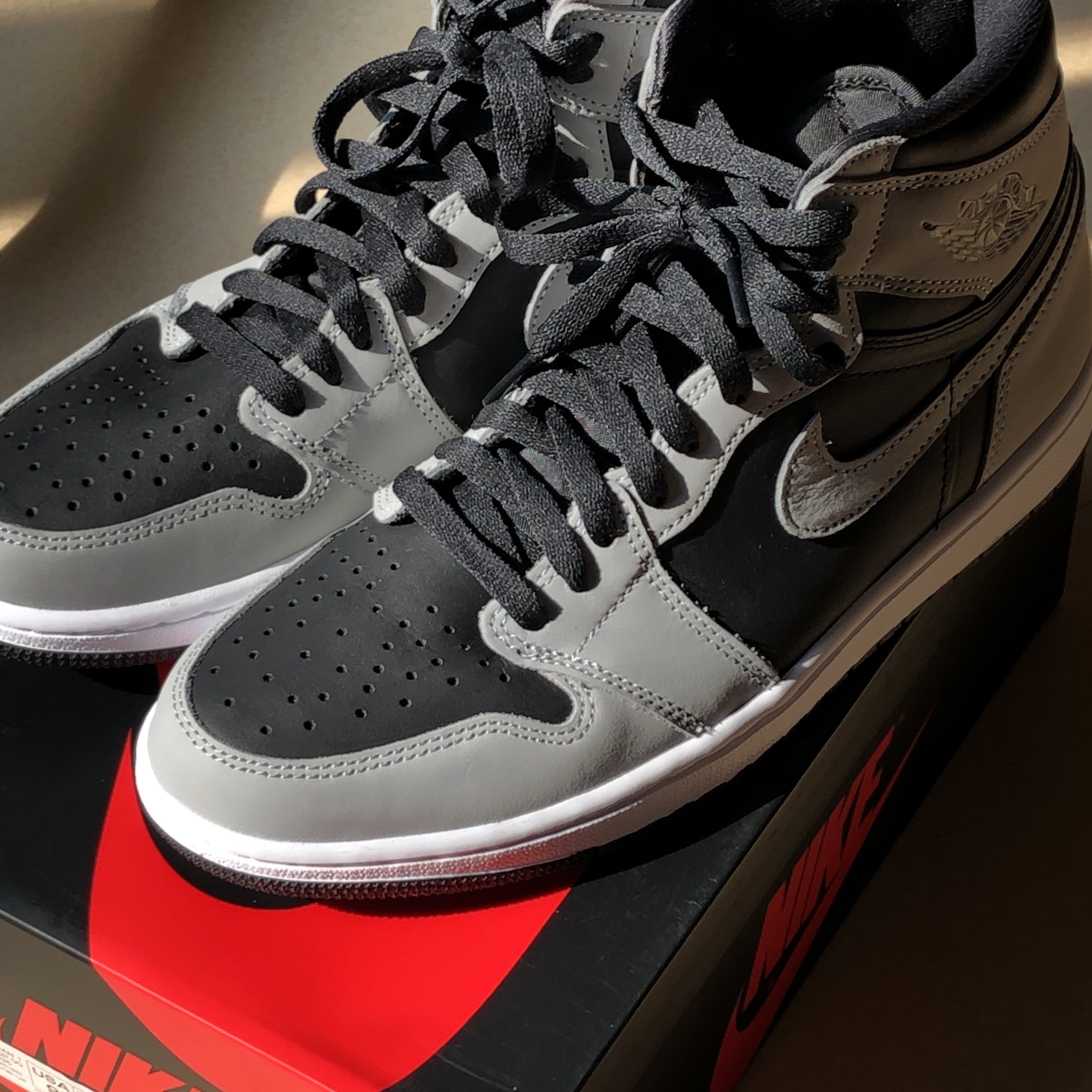 Jordan 1 Retro High OG Shadow 2.0 착용 스타일 - 1