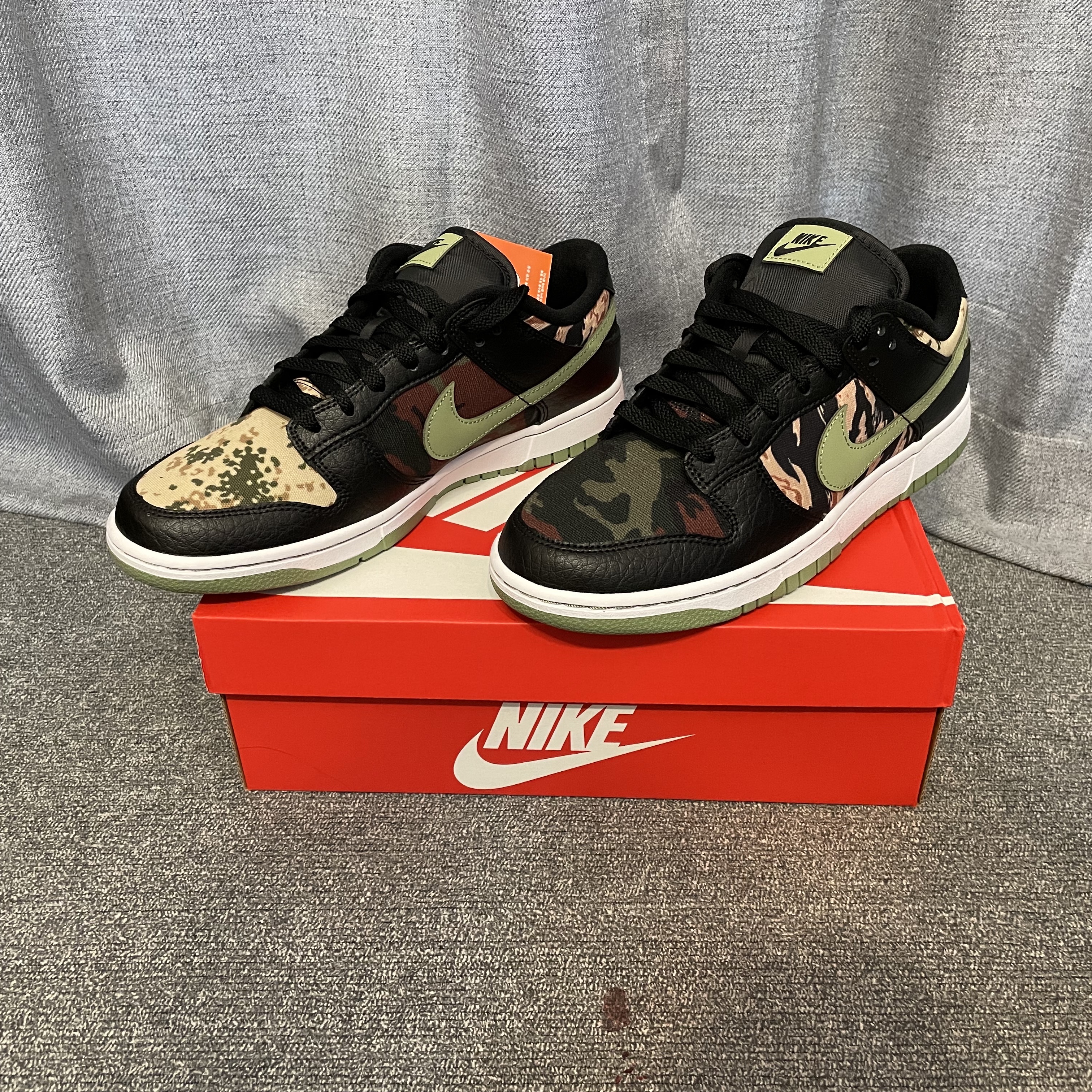 Nike Dunk Low SE Black Multi Camo 착용 스타일 - 2