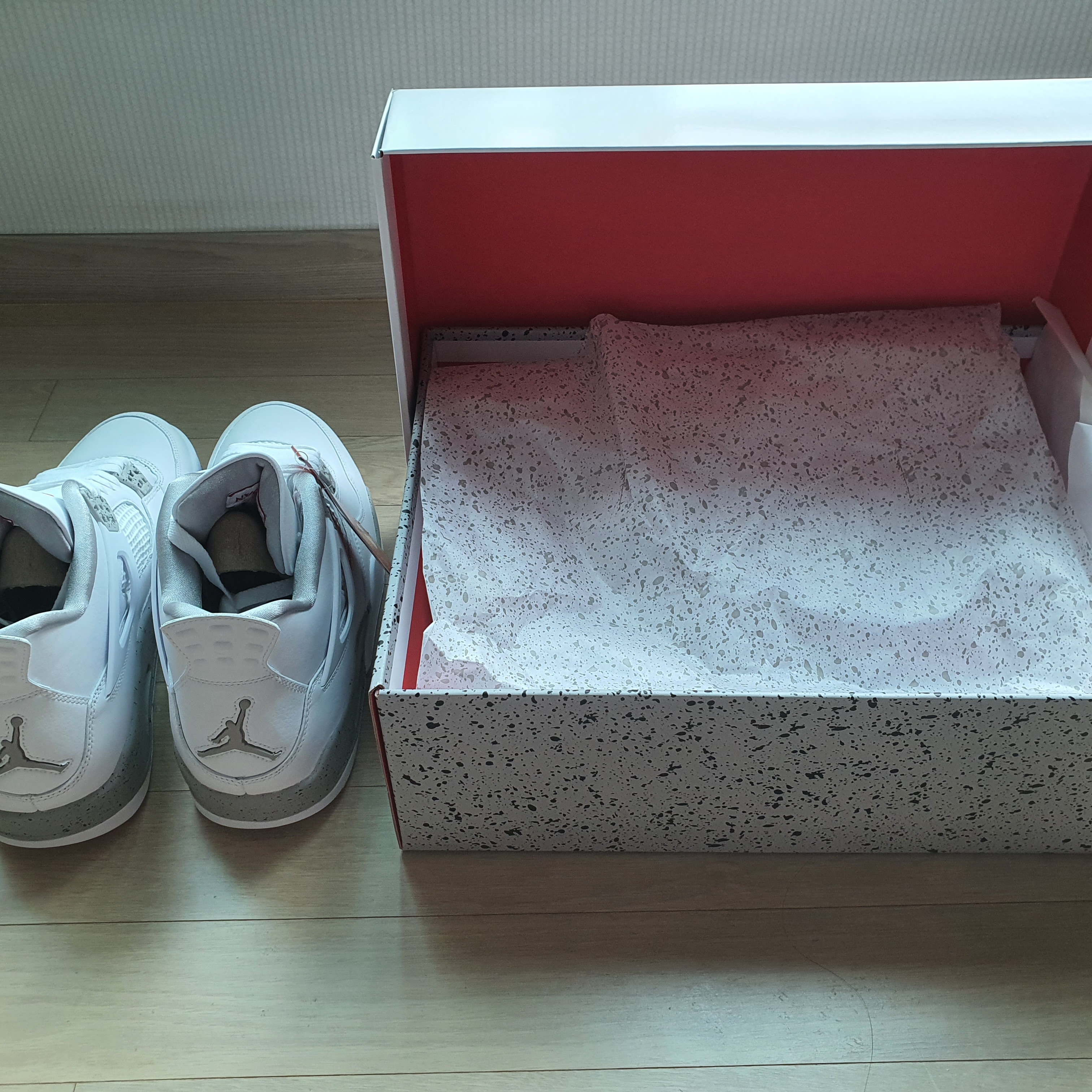 Jordan 4 Retro Tech White 착용 스타일 - 4