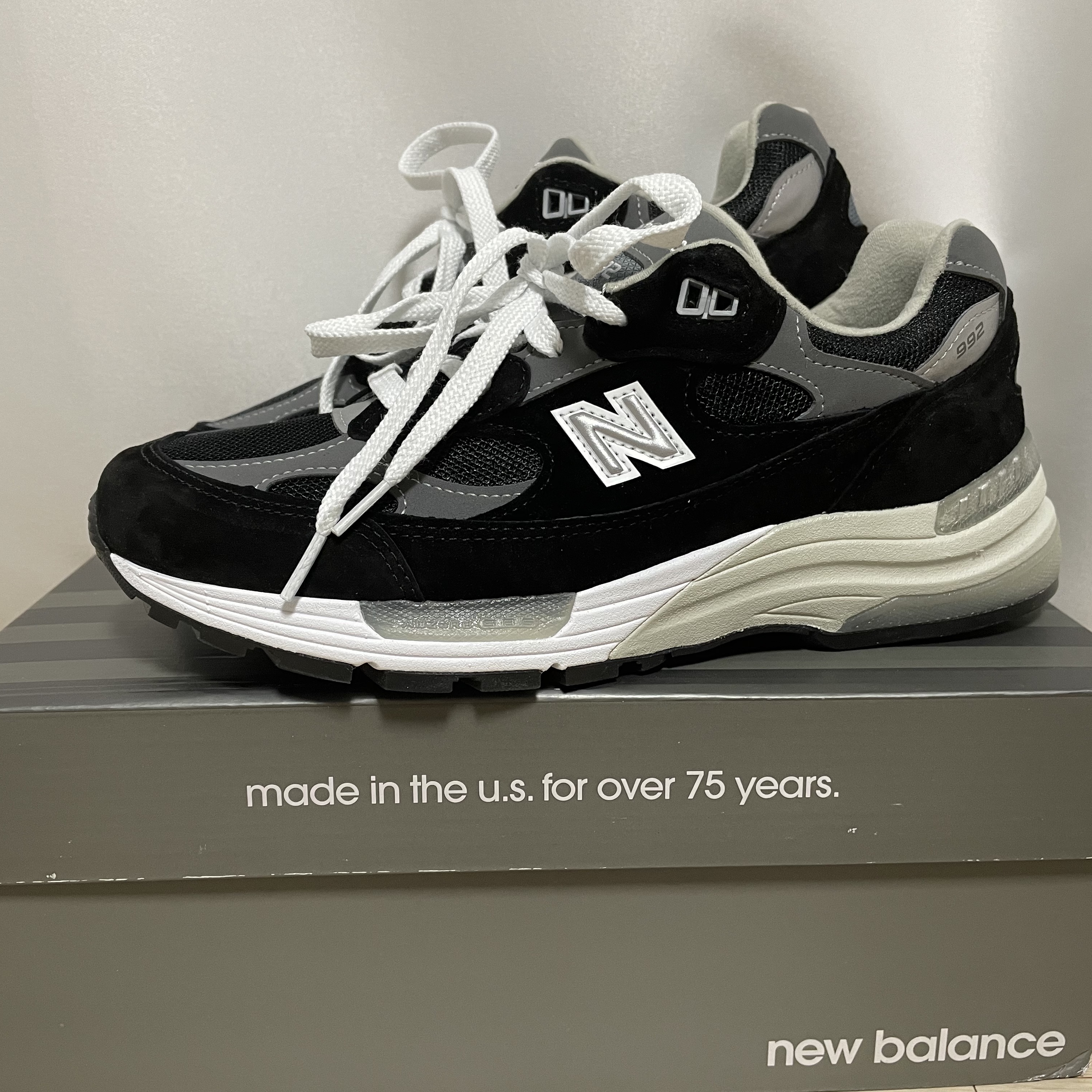 New Balance 992 Made in USA Black Grey 착용 스타일