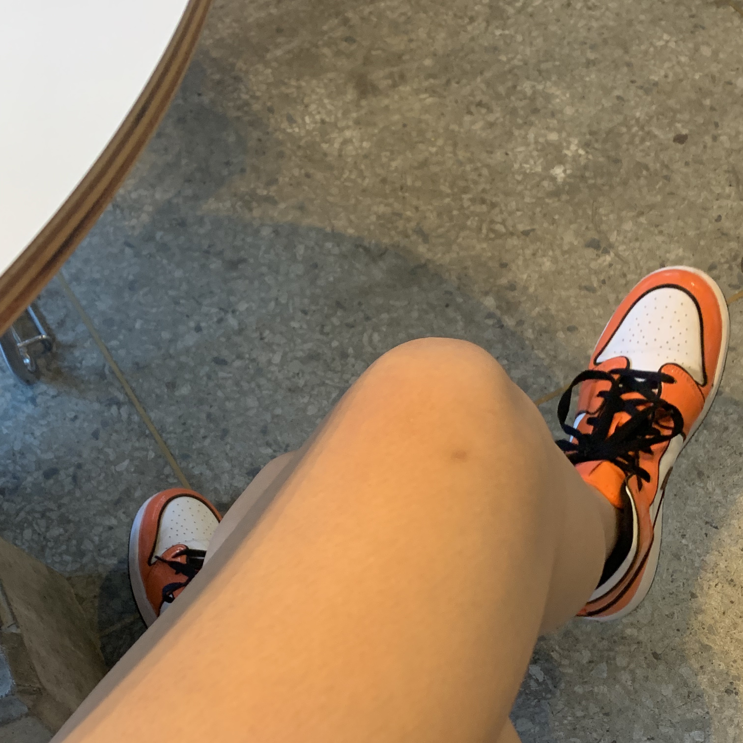 (GS) Jordan 1 Mid SE Turf Orange, Jordan 1 Mid SE Turf Orange 착용 스타일 - 3