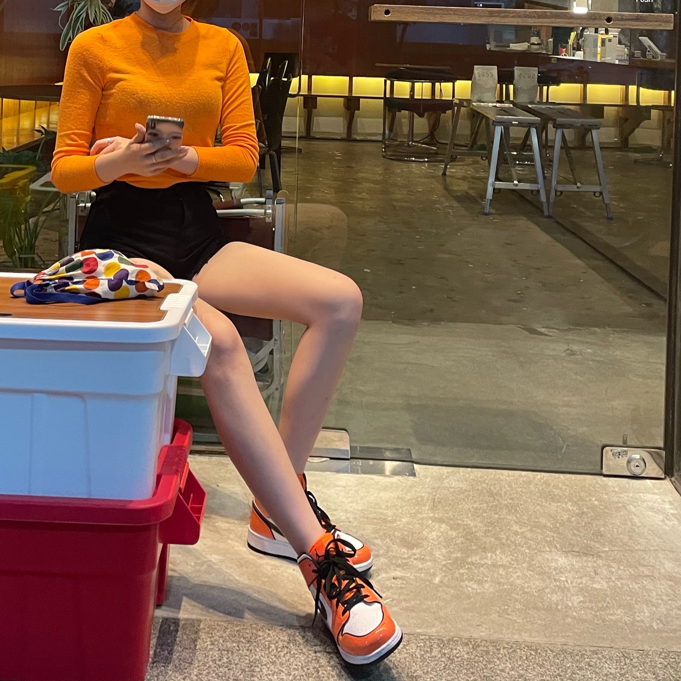 (GS) Jordan 1 Mid SE Turf Orange, Jordan 1 Mid SE Turf Orange 착용 스타일 - 2
