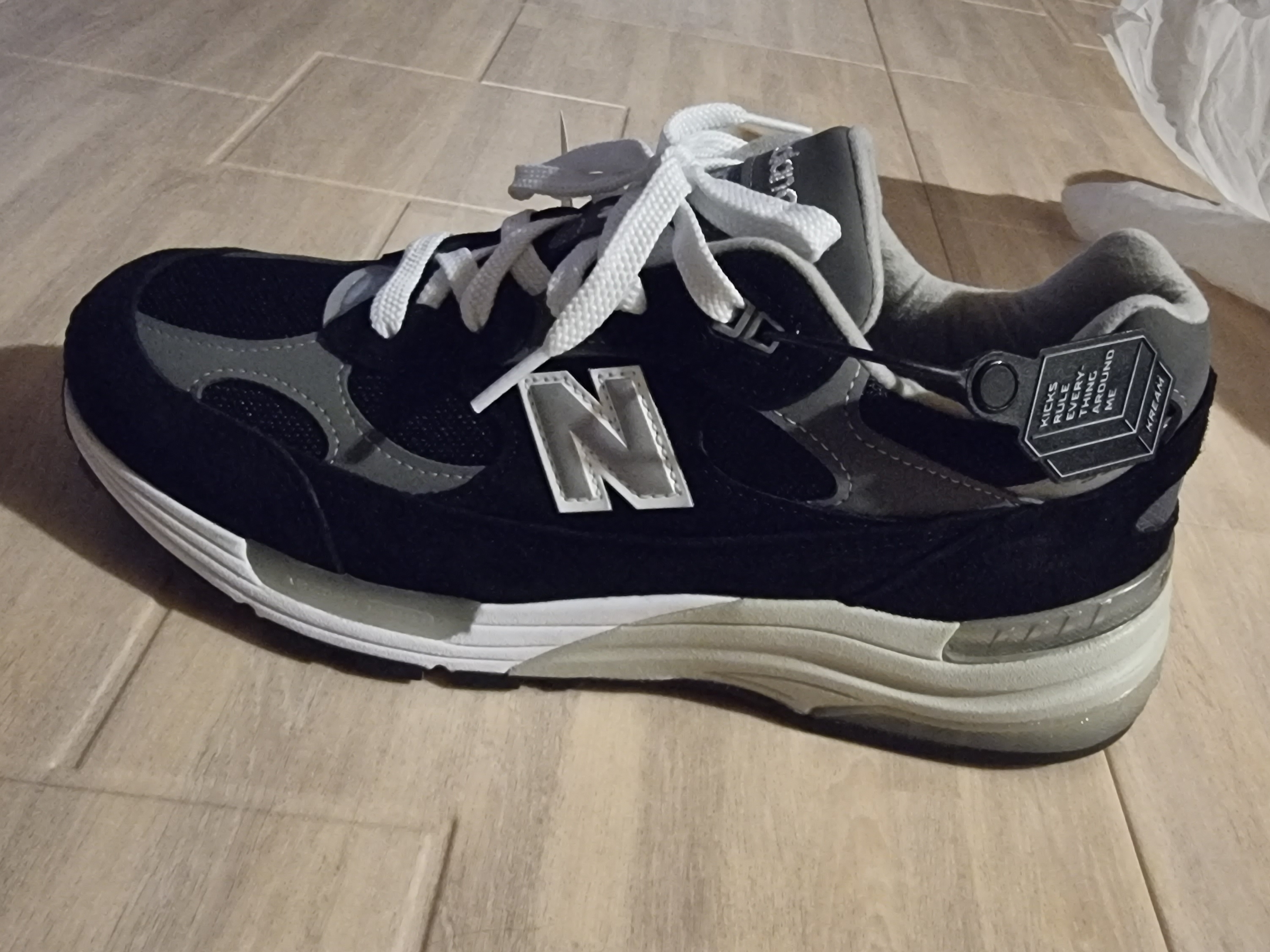 New Balance 992 Made in USA Black Grey 착용 스타일