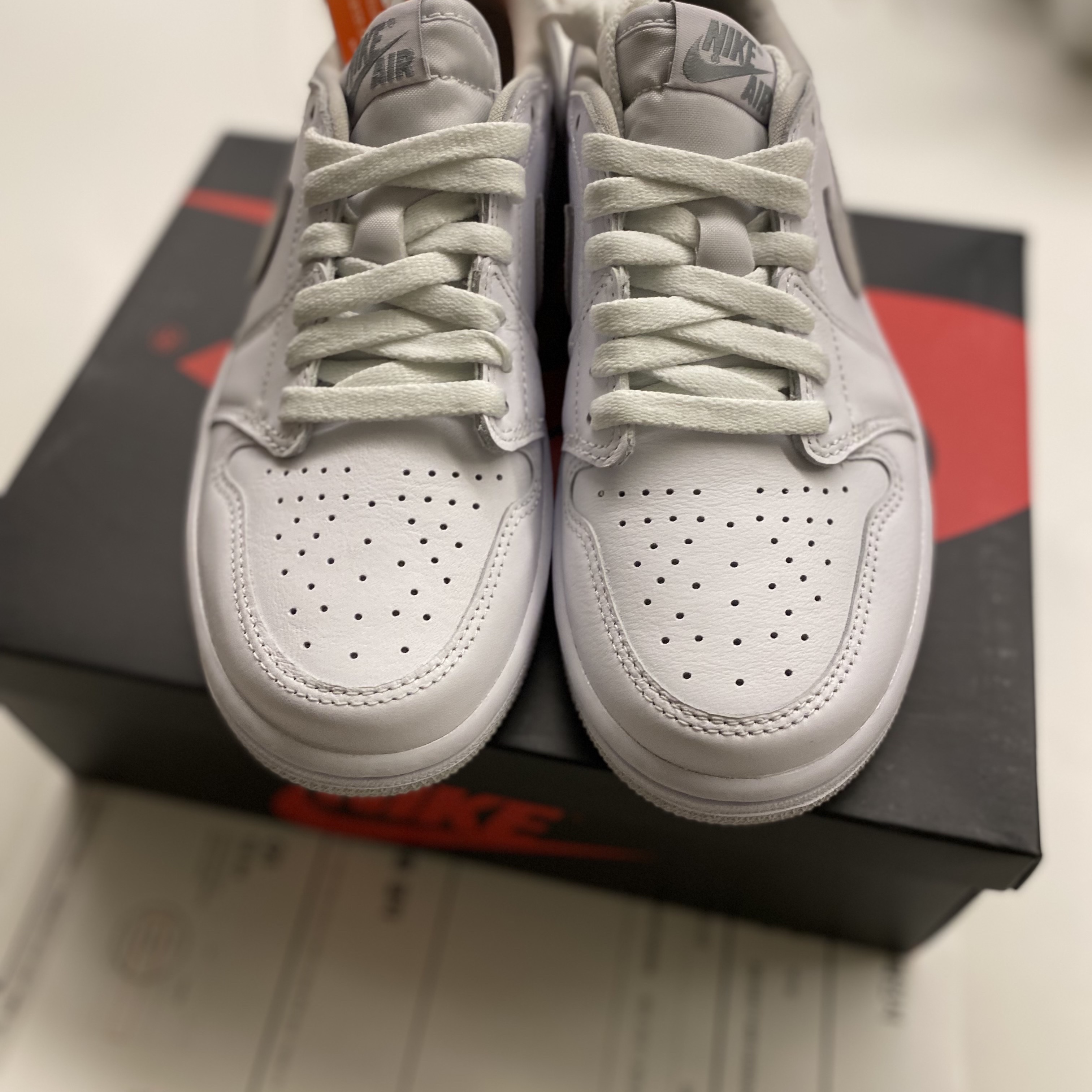 (W) Jordan 1 Low OG Neutral Grey 착용 스타일 - 4