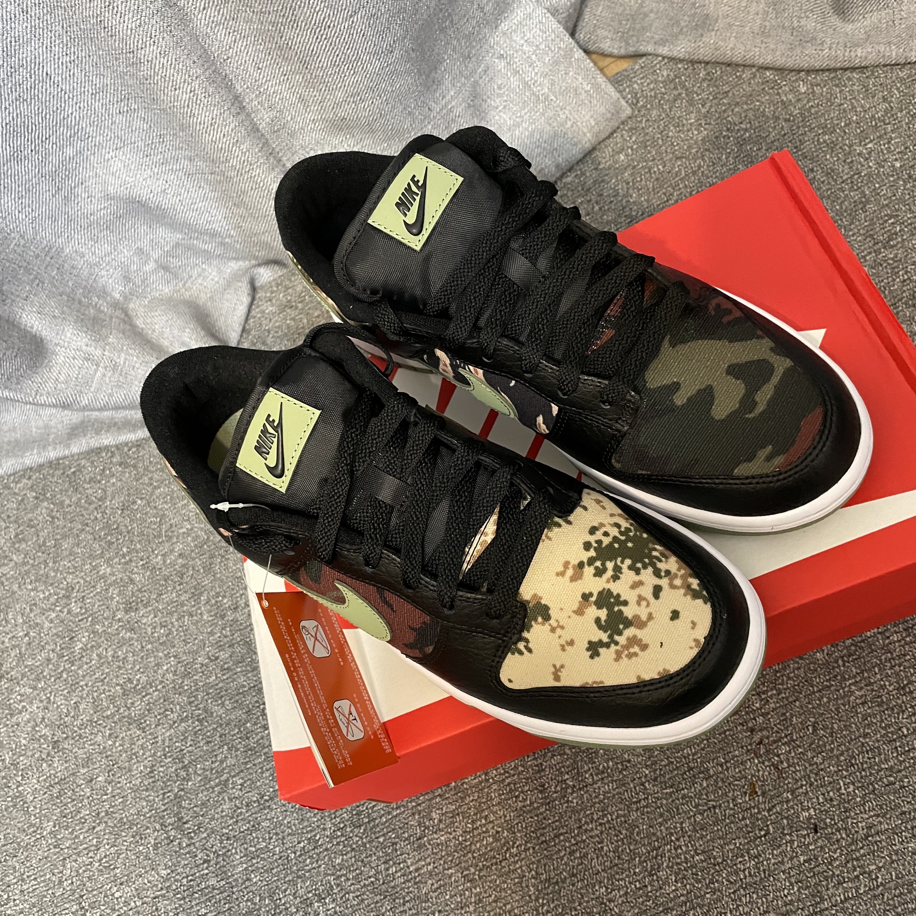 Nike Dunk Low SE Black Multi Camo 착용 스타일 - 5