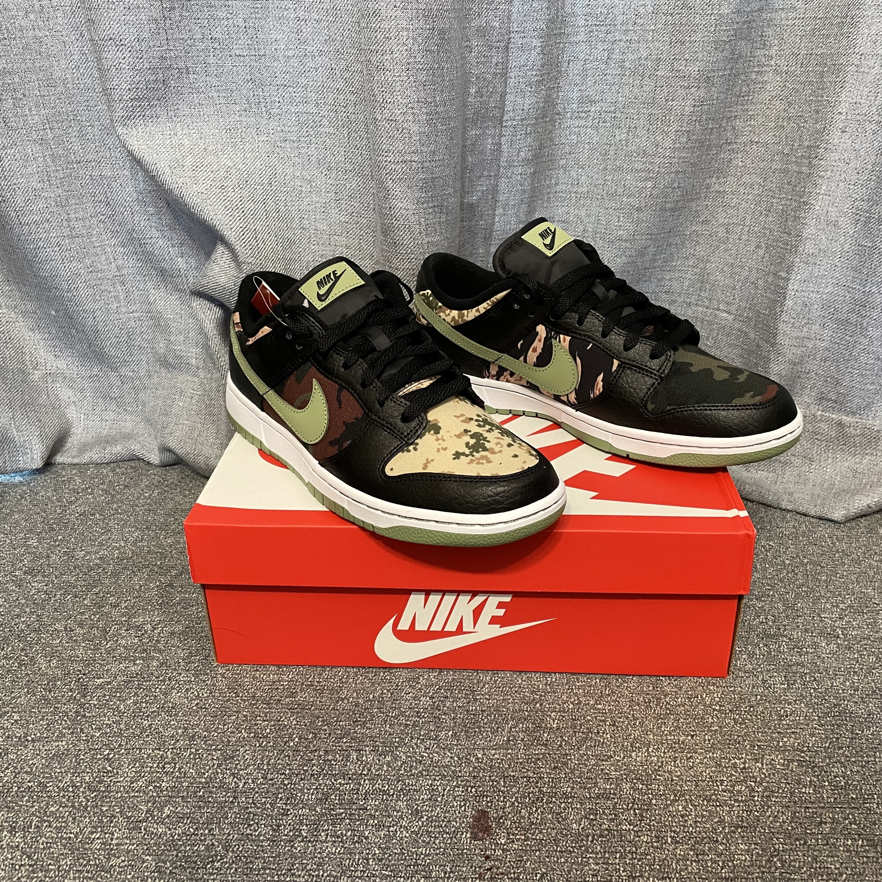 Nike Dunk Low SE Black Multi Camo 착용 스타일 - 1